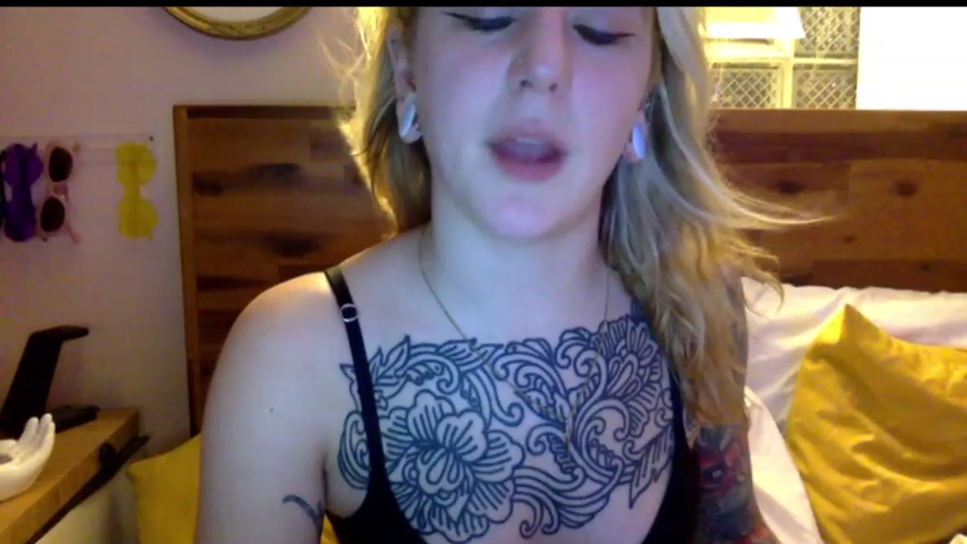 Gallery image thumbnail from Shy_sophia2's myfreecams stream on, 07/21/2023, 07:07 image 15 of 20