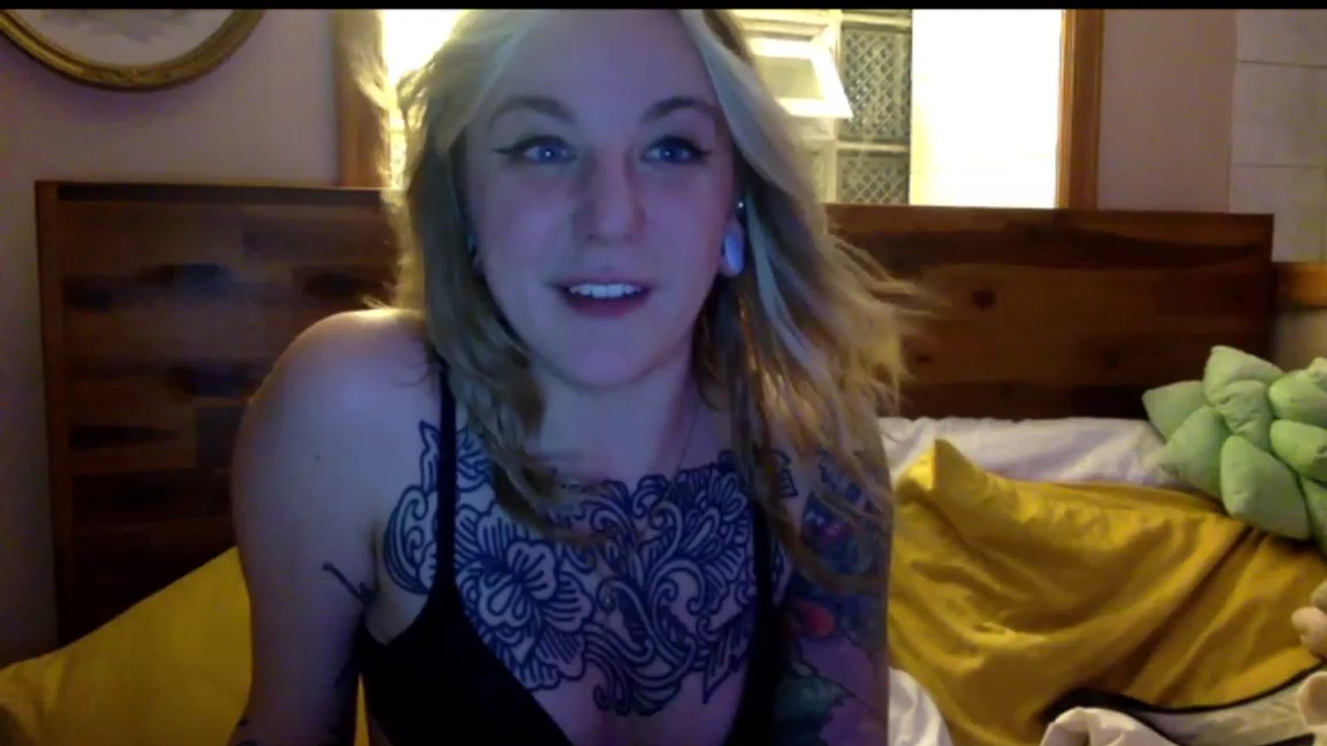 Gallery image thumbnail from Shy_sophia2's myfreecams stream on, 07/21/2023, 07:07 image 11 of 20