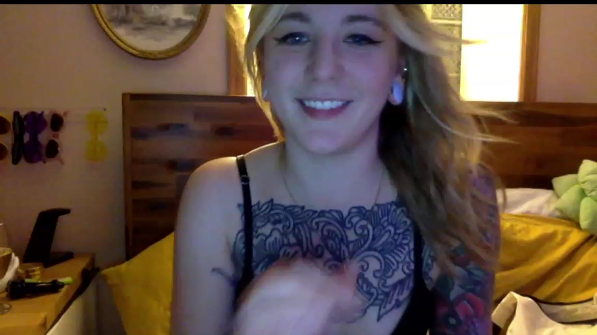 Gallery image thumbnail from Shy_sophia2's myfreecams stream on, 07/21/2023, 07:07 image 10 of 20