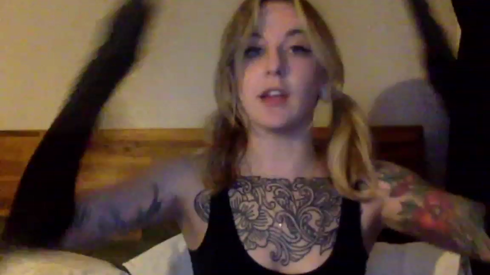 Gallery image thumbnail from Shy_sophia2's myfreecams stream on, 08/08/2023, 04:02 image 19 of 20