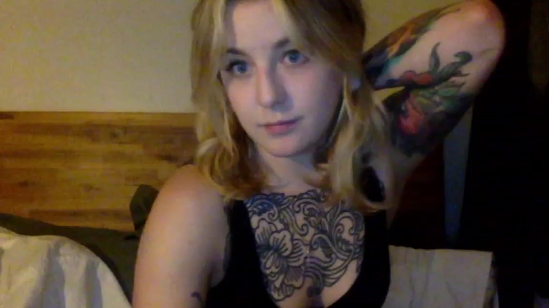 Gallery image thumbnail from Shy_sophia2's myfreecams stream on, 08/08/2023, 04:02 image 15 of 20