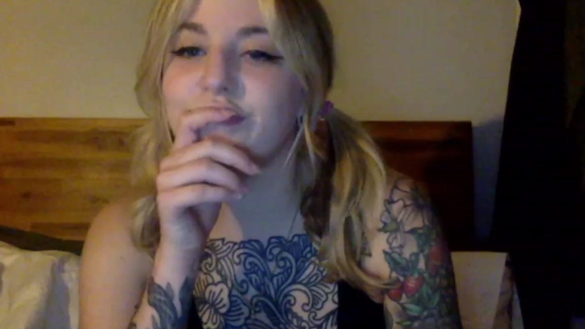 Gallery image thumbnail from Shy_sophia2's myfreecams stream on, 08/08/2023, 04:02 image 14 of 20