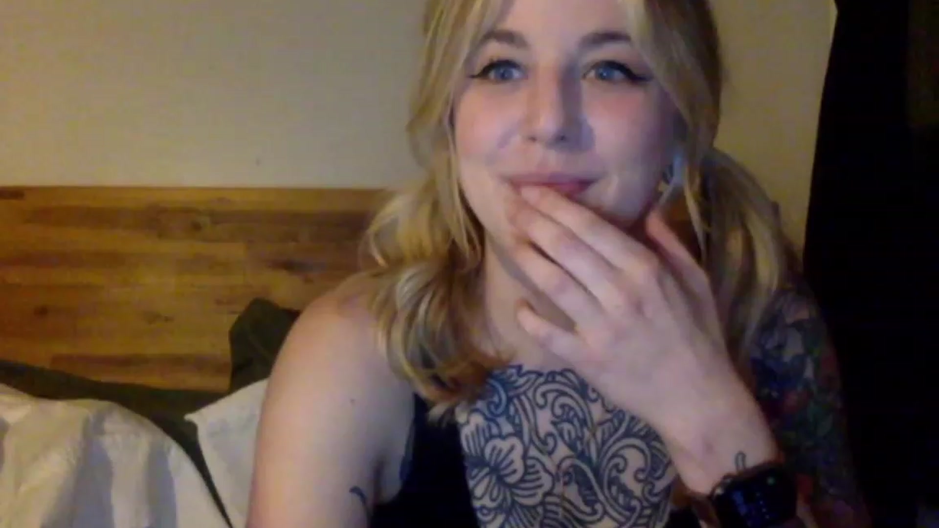 Gallery image thumbnail from Shy_sophia2's myfreecams stream on, 08/08/2023, 04:02 image 12 of 20