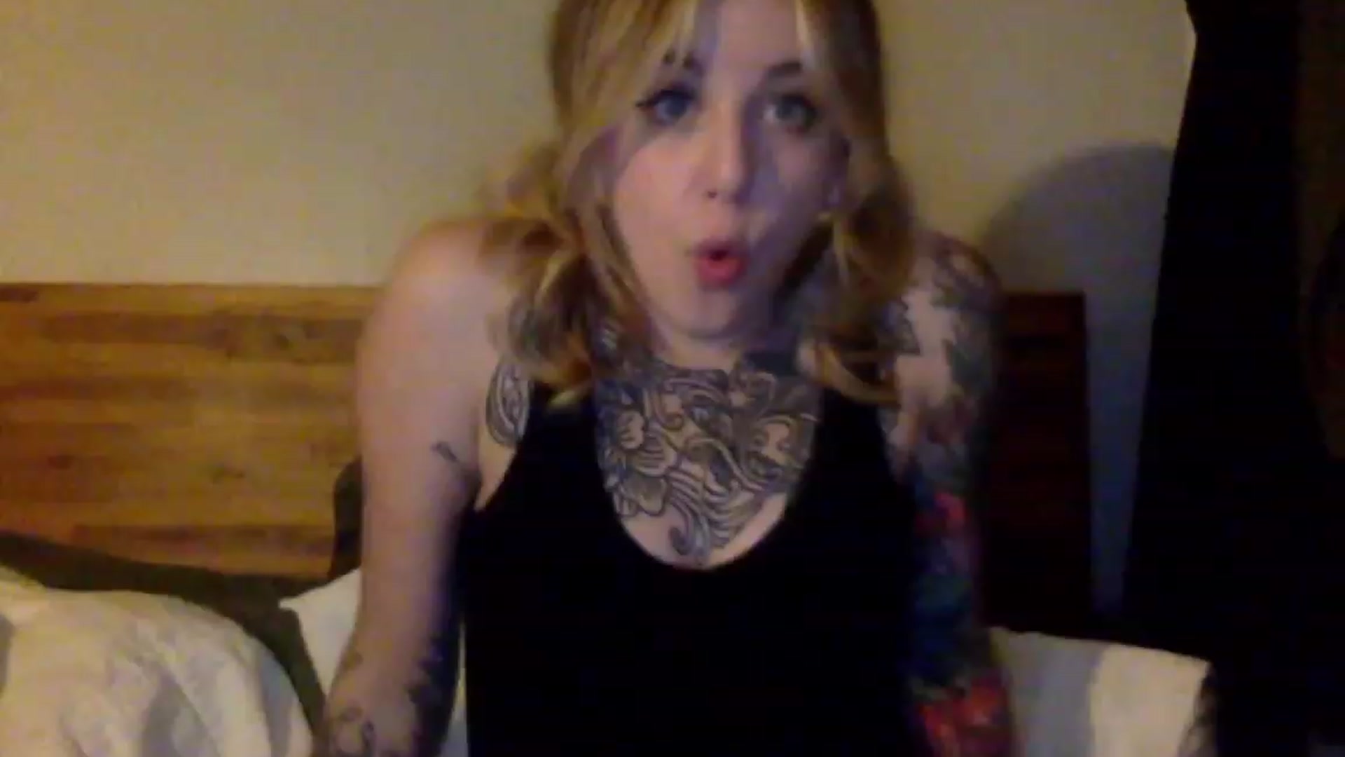 Gallery image thumbnail from Shy_sophia2's myfreecams stream on, 08/08/2023, 04:02 image 6 of 20