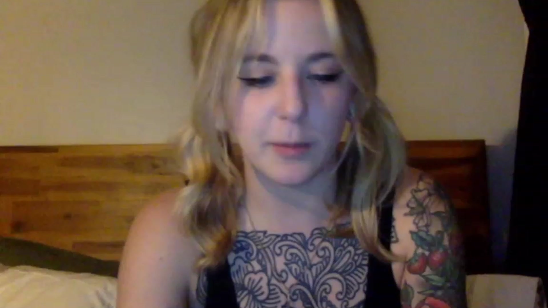 Gallery image thumbnail from Shy_sophia2's myfreecams stream on, 08/08/2023, 04:02 image 17 of 20