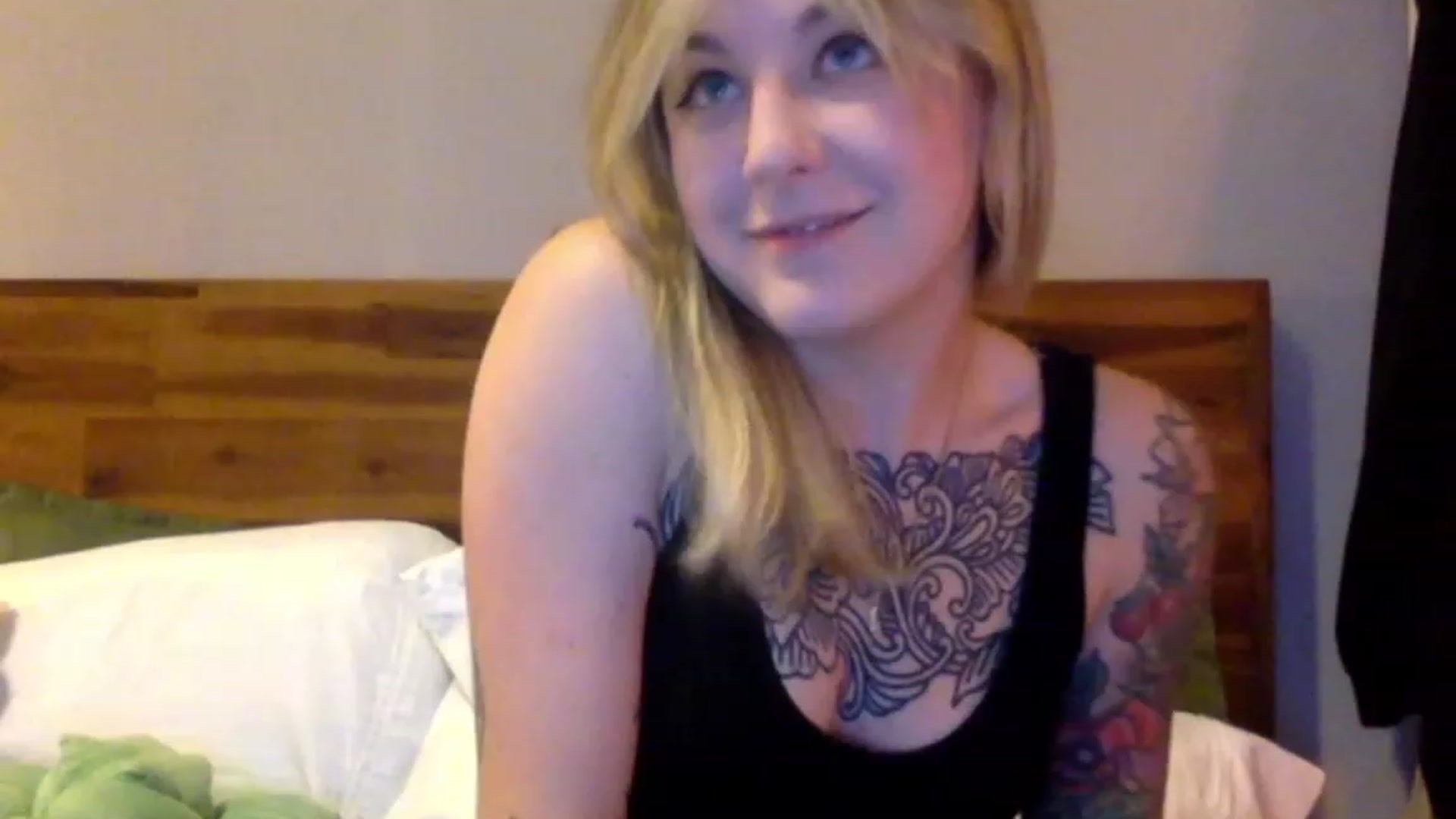 Gallery image thumbnail from Shy_sophia2's myfreecams stream on, 08/12/2023, 02:33 image 11 of 20