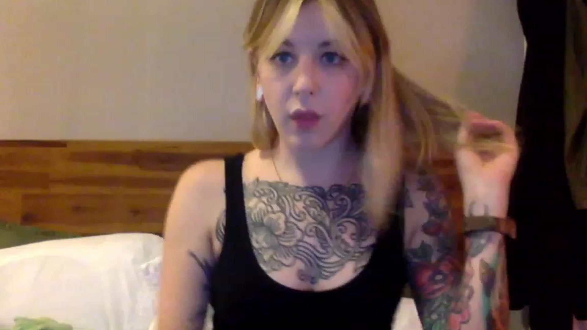 Gallery image thumbnail from Shy_sophia2's myfreecams stream on, 08/12/2023, 02:33 image 16 of 20
