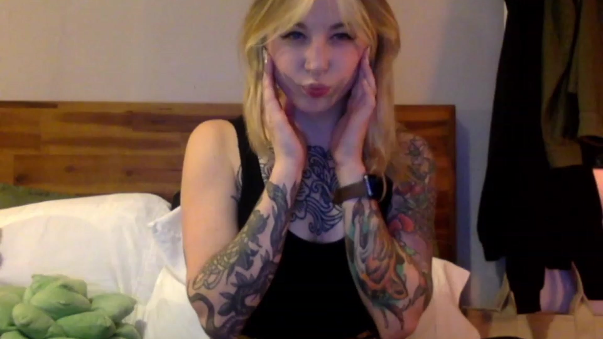 Gallery image thumbnail from Shy_sophia2's myfreecams stream on, 08/12/2023, 02:33 image 15 of 20