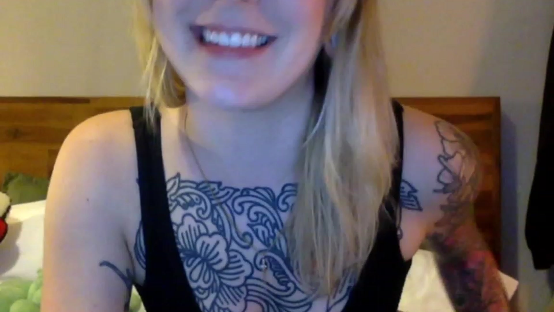 Gallery image thumbnail from Shy_sophia2's myfreecams stream on, 08/12/2023, 02:33 image 13 of 20