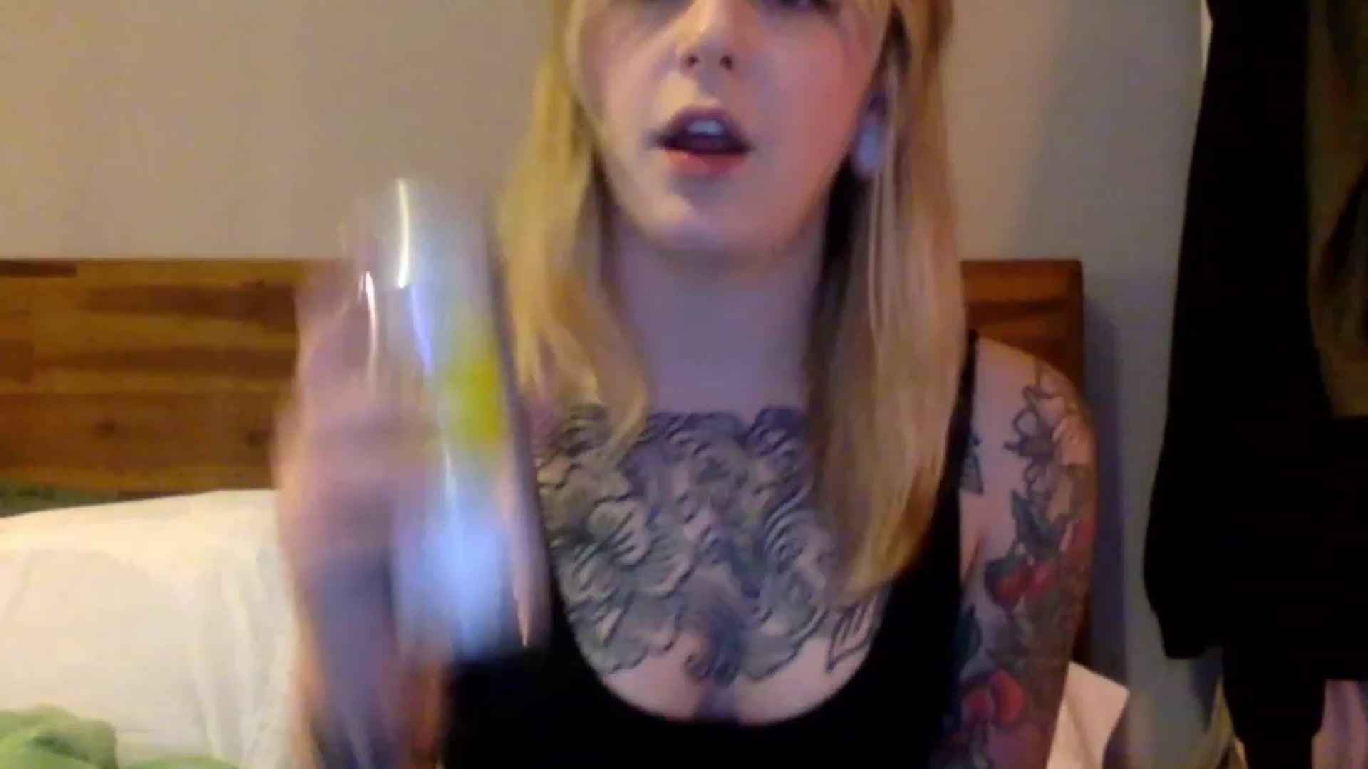 Gallery image thumbnail from Shy_sophia2's myfreecams stream on, 08/12/2023, 02:33 image 14 of 20