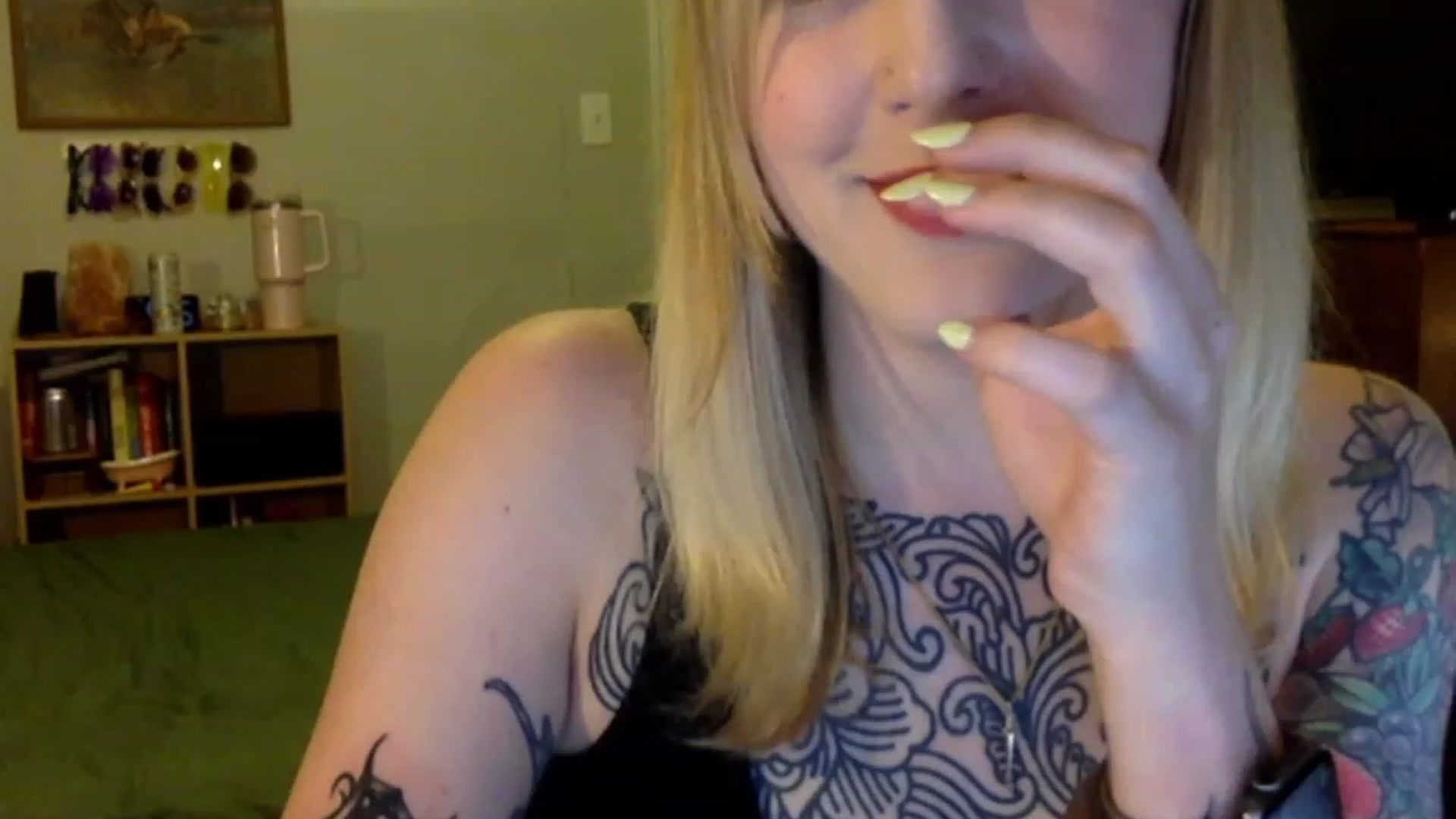 Gallery image thumbnail from Shy_sophia2's myfreecams stream on, 08/26/2023, 03:35 image 6 of 20