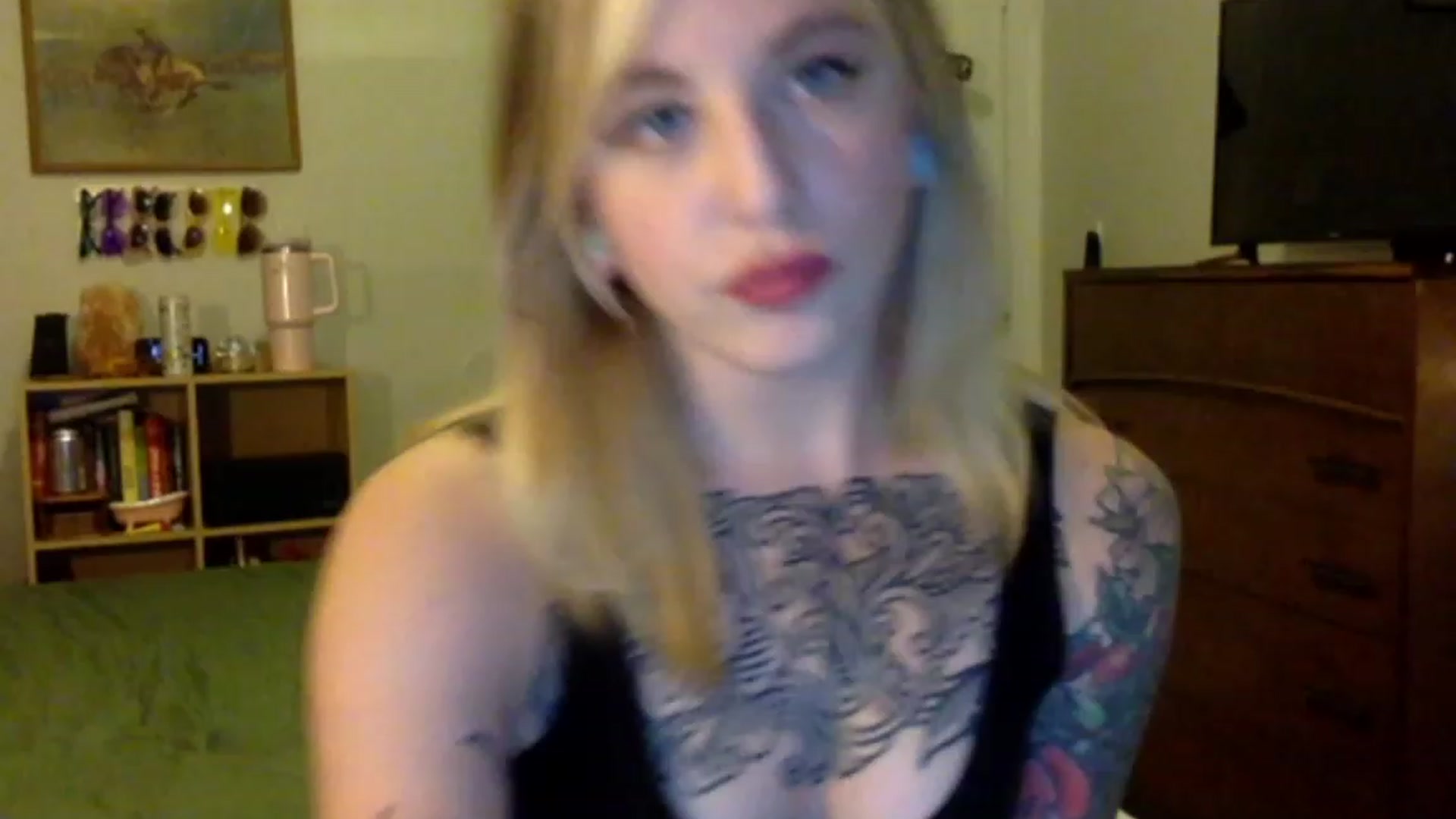 Gallery image thumbnail from Shy_sophia2's myfreecams stream on, 08/26/2023, 03:35 image 19 of 20