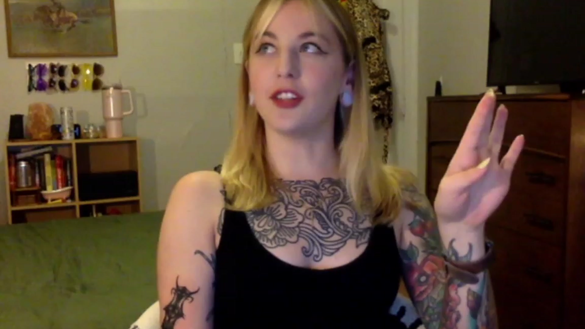 Gallery image thumbnail from Shy_sophia2's myfreecams stream on, 08/26/2023, 03:35 image 11 of 20