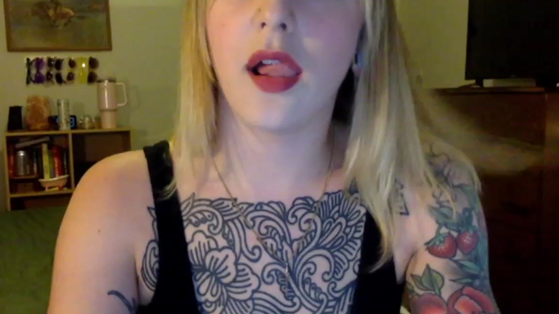 Gallery image thumbnail from Shy_sophia2's myfreecams stream on, 08/26/2023, 03:35 image 7 of 20