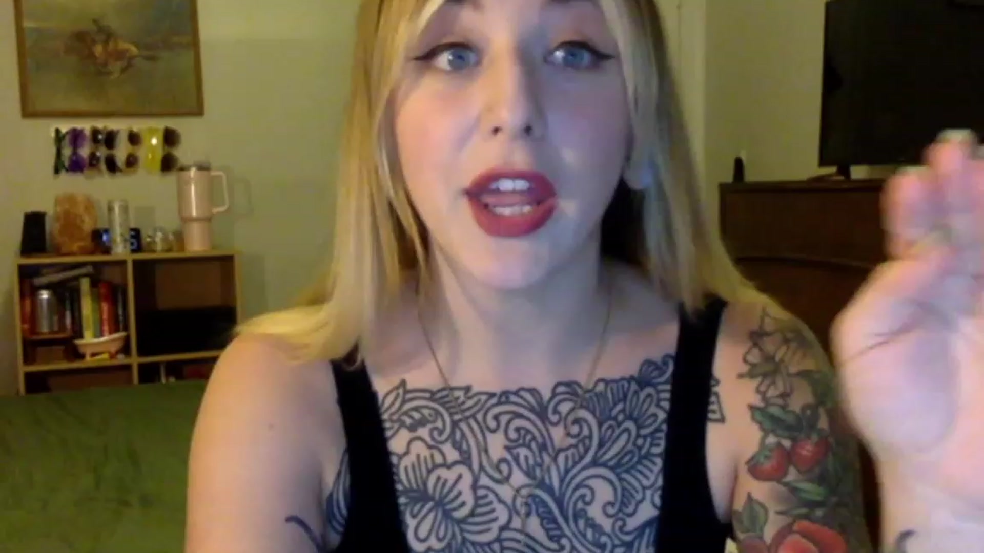 Gallery image thumbnail from Shy_sophia2's myfreecams stream on, 08/26/2023, 03:35 image 17 of 20
