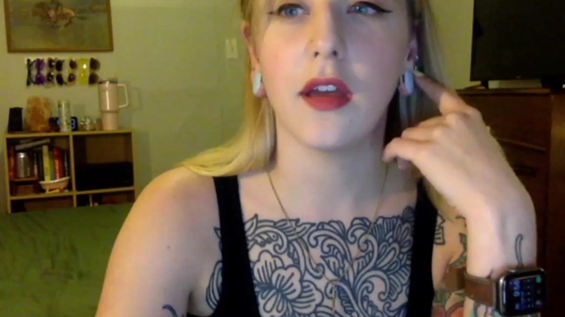 Gallery image thumbnail from Shy_sophia2's myfreecams stream on, 08/26/2023, 03:35 image 12 of 20