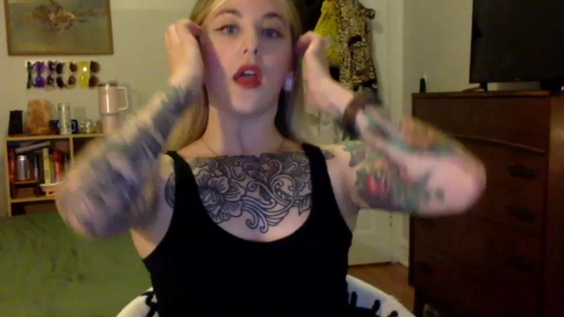 Gallery image thumbnail from Shy_sophia2's myfreecams stream on, 08/26/2023, 03:35 image 10 of 20
