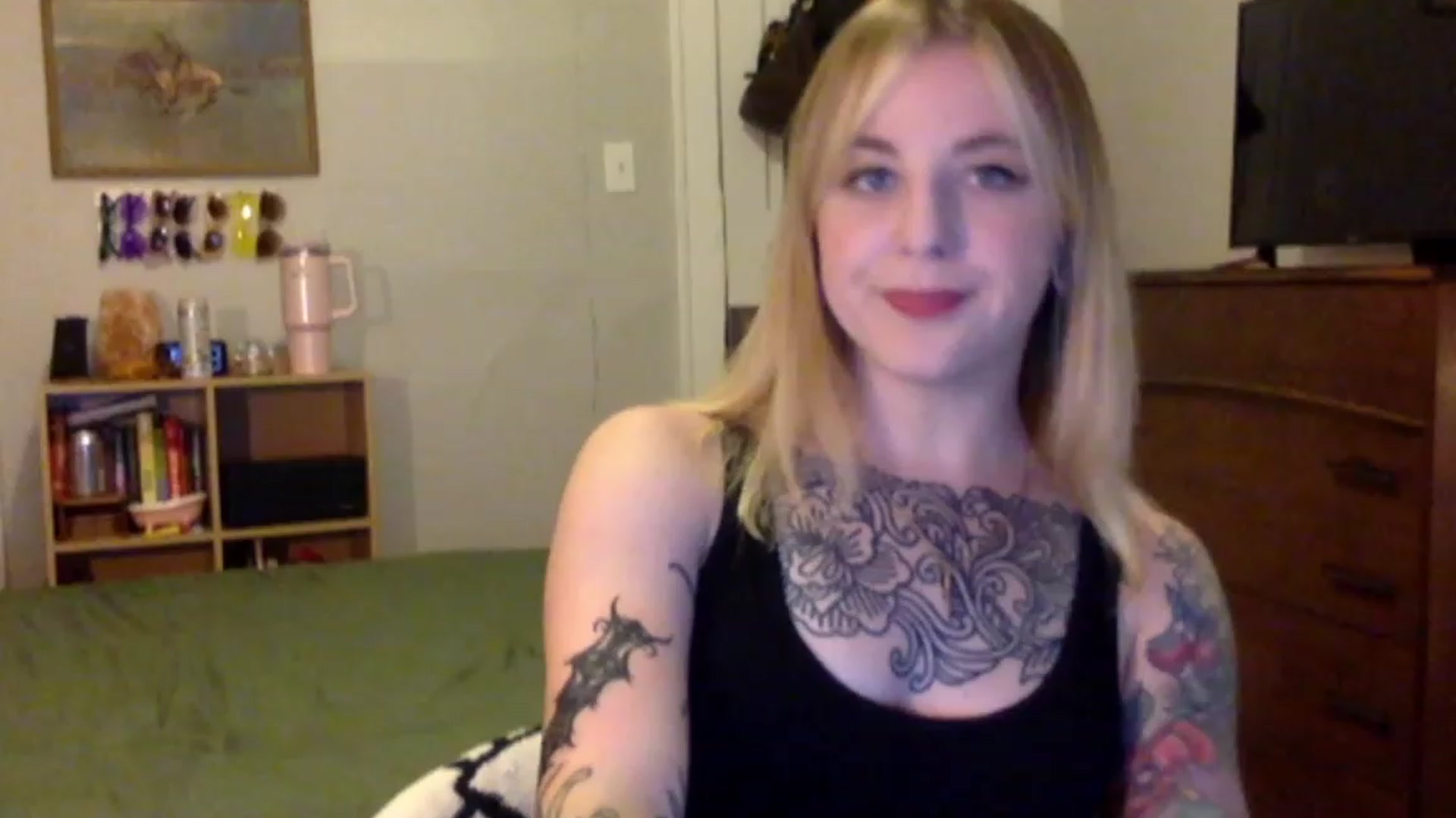 Gallery image thumbnail from Shy_sophia2's myfreecams stream on, 08/26/2023, 03:35 image 15 of 20
