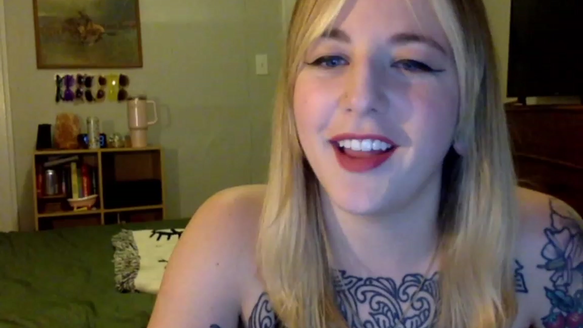 Gallery image thumbnail from Shy_sophia2's myfreecams stream on, 08/26/2023, 04:55 image 4 of 20