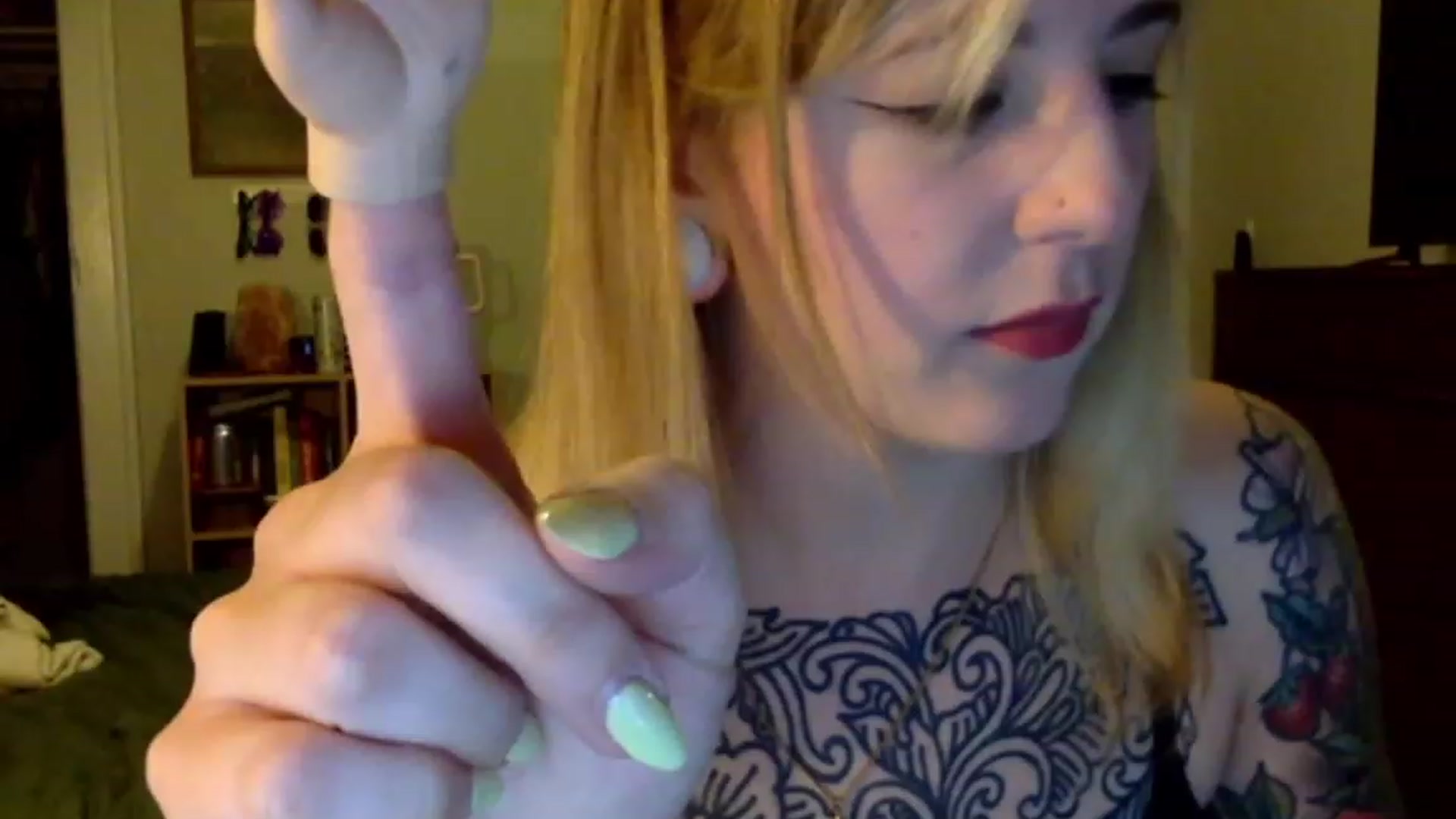 Gallery image thumbnail from Shy_sophia2's myfreecams stream on, 08/26/2023, 04:55 image 13 of 20