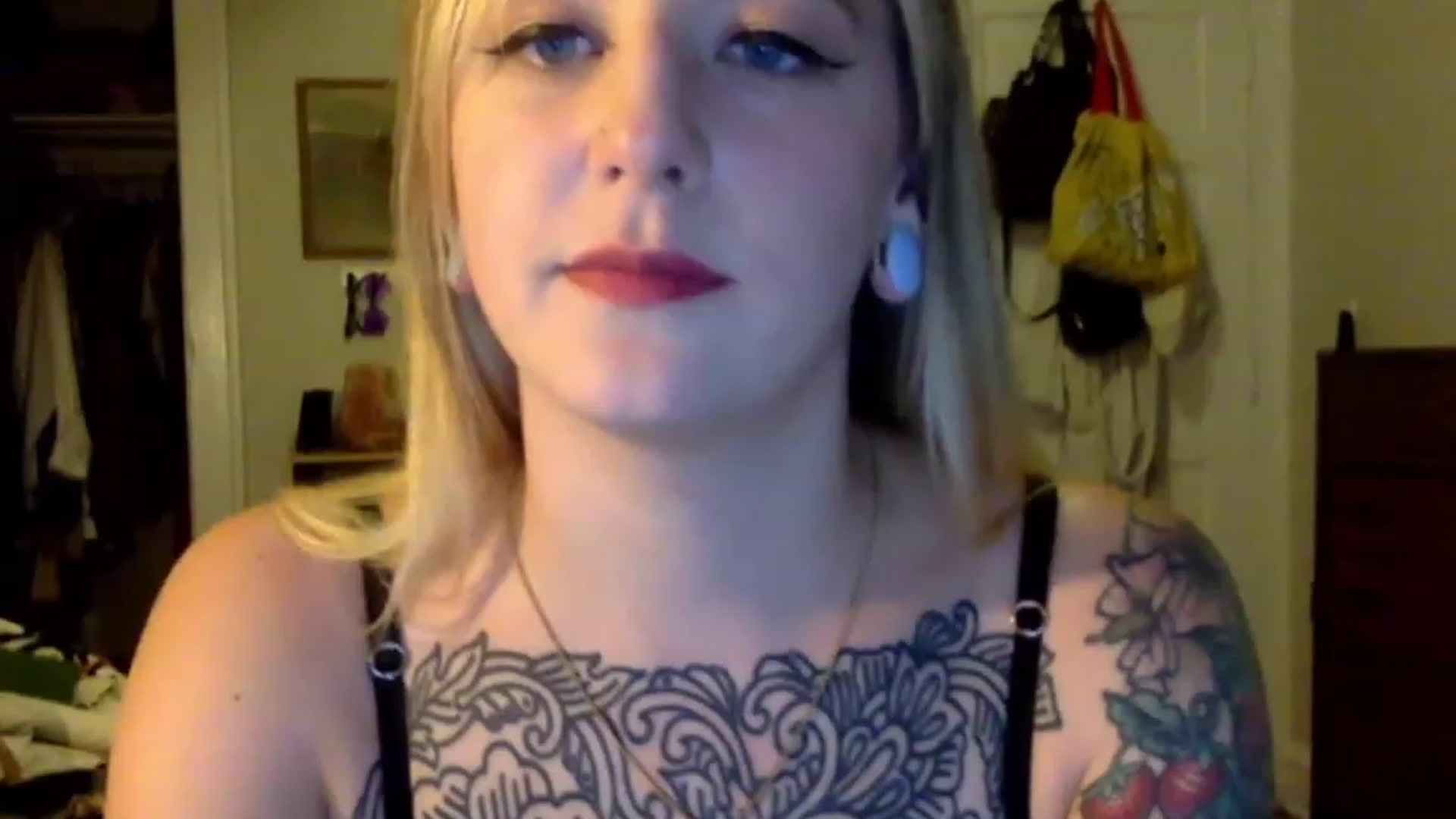 Gallery image thumbnail from Shy_sophia2's myfreecams stream on, 08/26/2023, 04:55 image 19 of 20