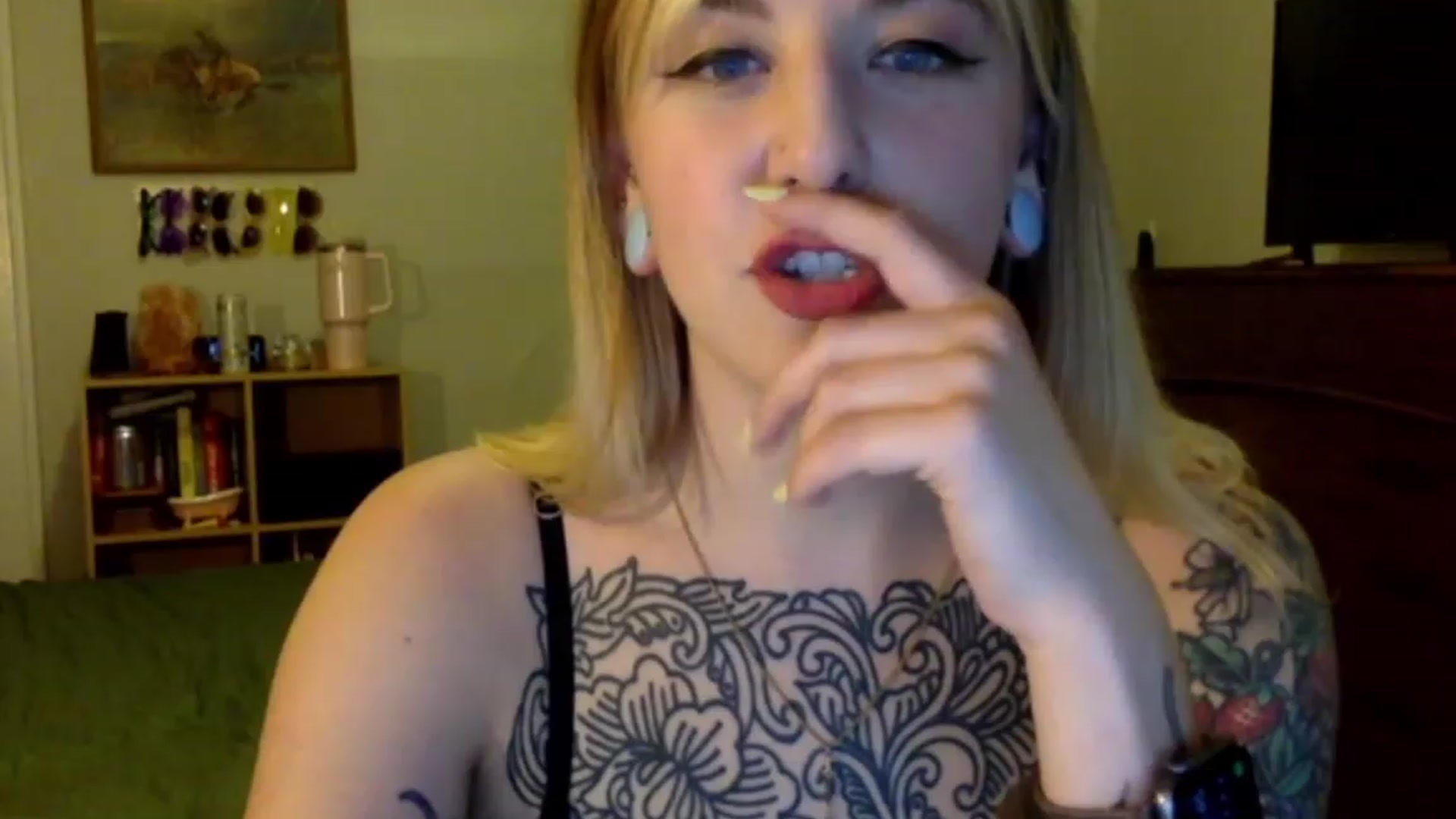 Gallery image thumbnail from Shy_sophia2's myfreecams stream on, 08/26/2023, 04:55 image 3 of 20