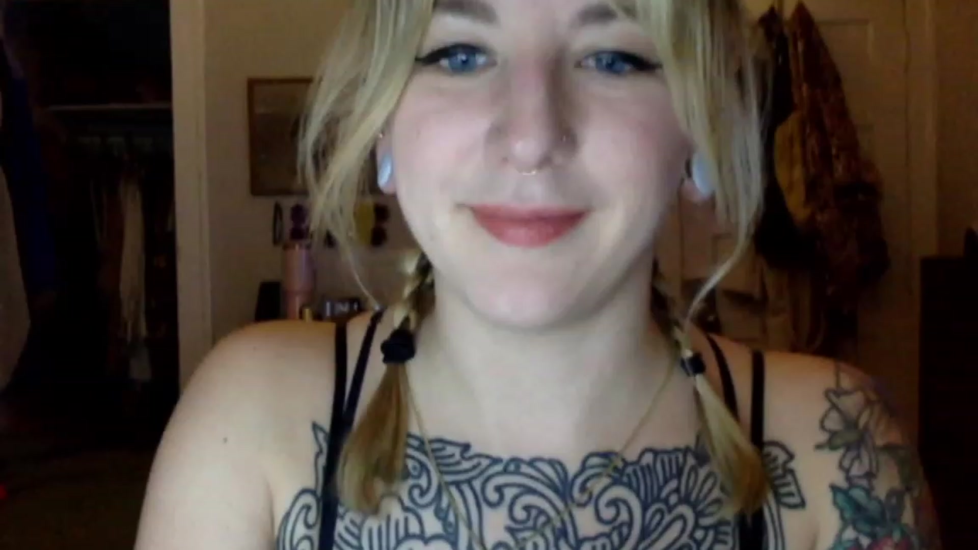 Gallery image thumbnail from Shy_sophia2's myfreecams stream on, 09/15/2023, 05:19 image 9 of 20