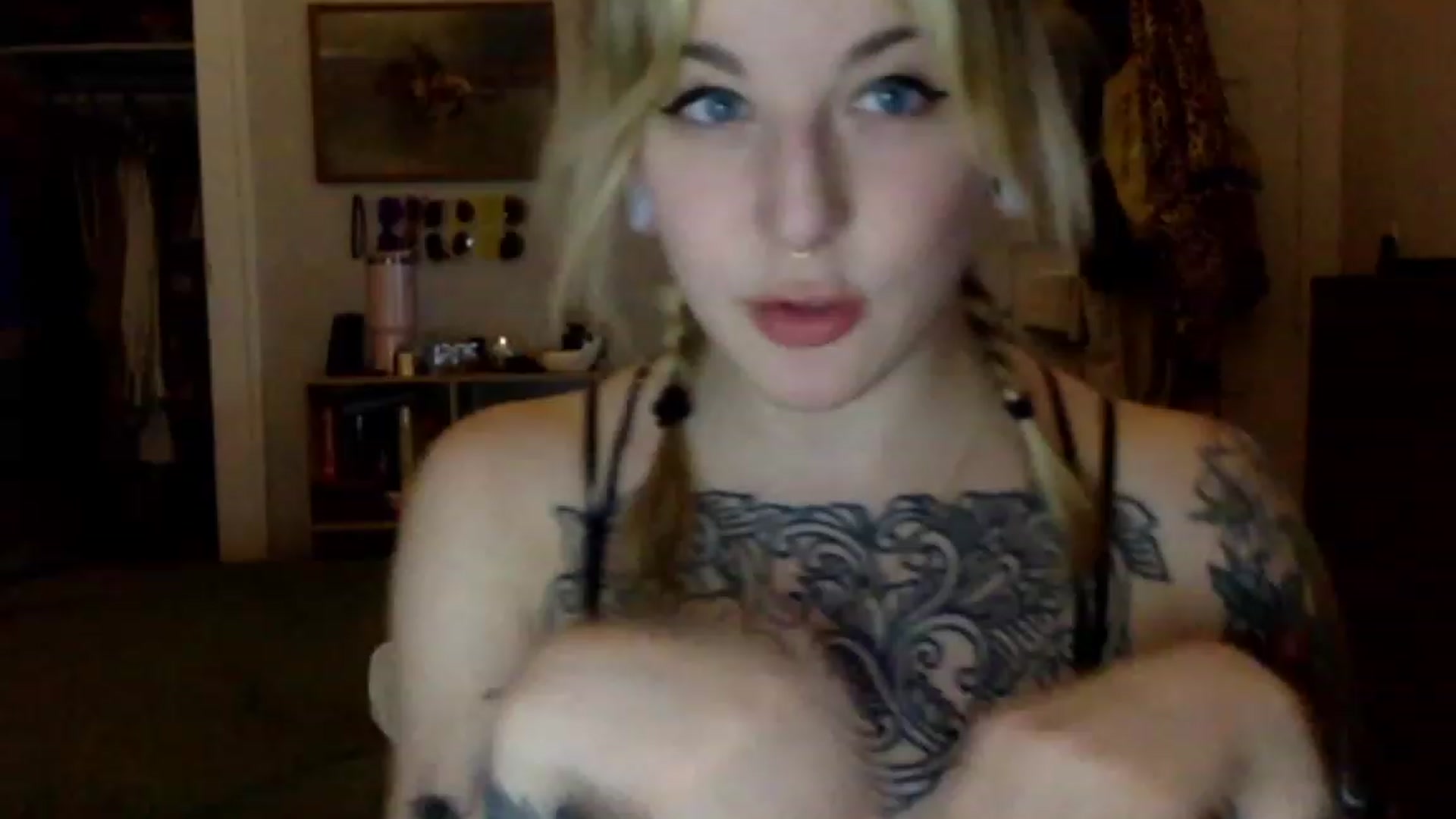 Gallery image thumbnail from Shy_sophia2's myfreecams stream on, 09/15/2023, 05:19 image 17 of 20