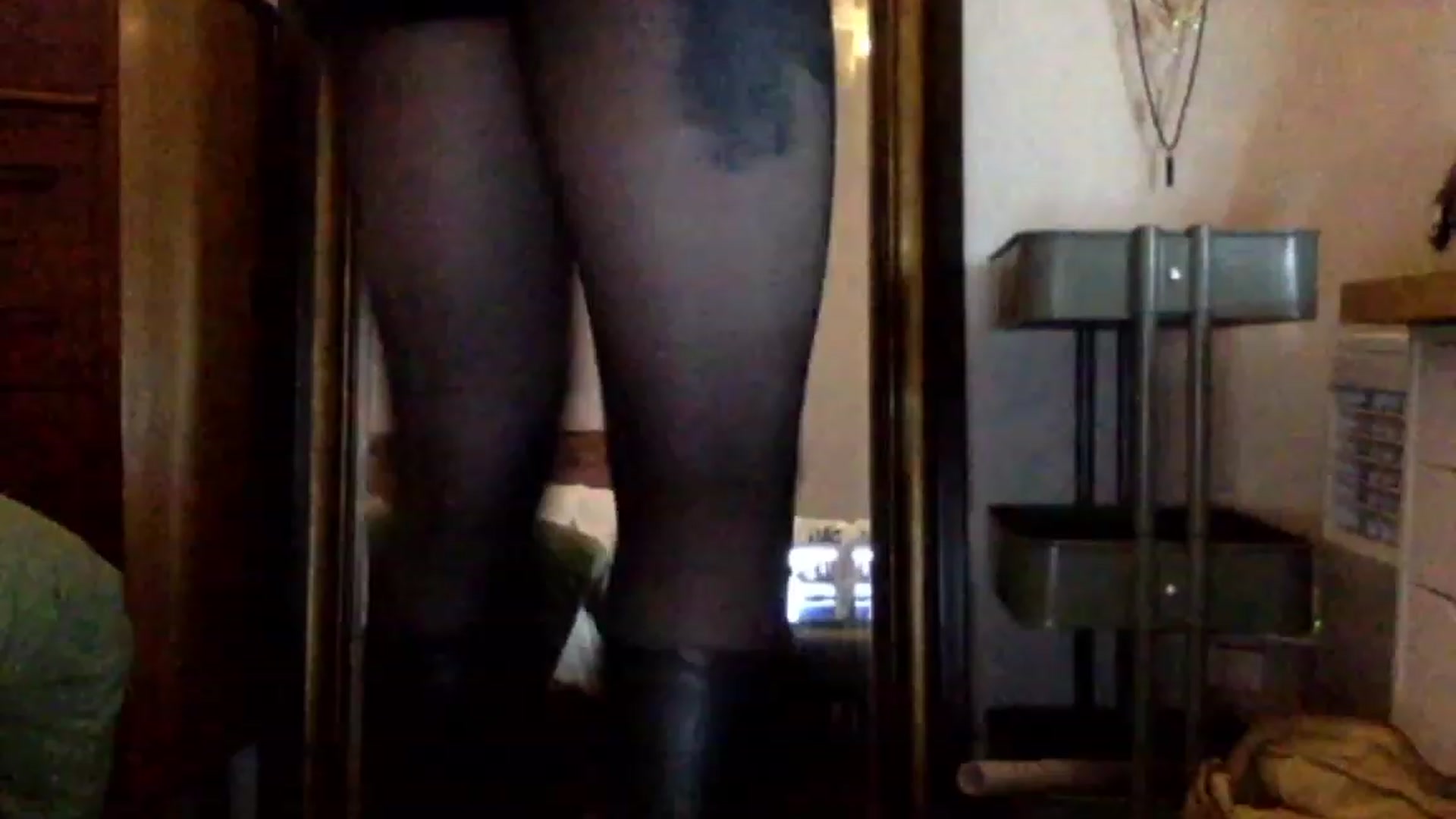 Gallery image thumbnail from Shy_sophia2's myfreecams stream on, 09/15/2023, 05:19 image 13 of 20