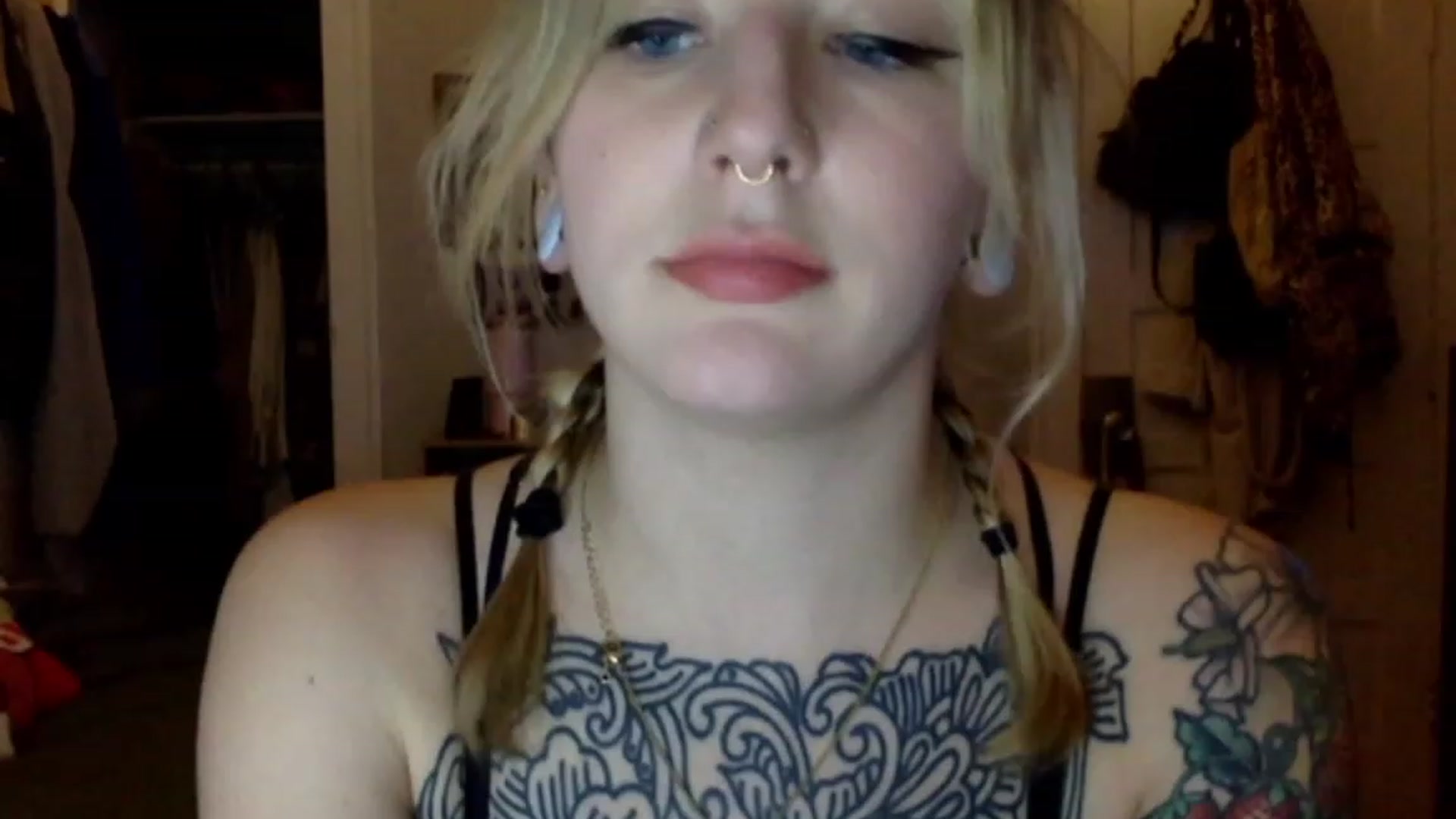 Gallery image thumbnail from Shy_sophia2's myfreecams stream on, 09/15/2023, 05:19 image 14 of 20