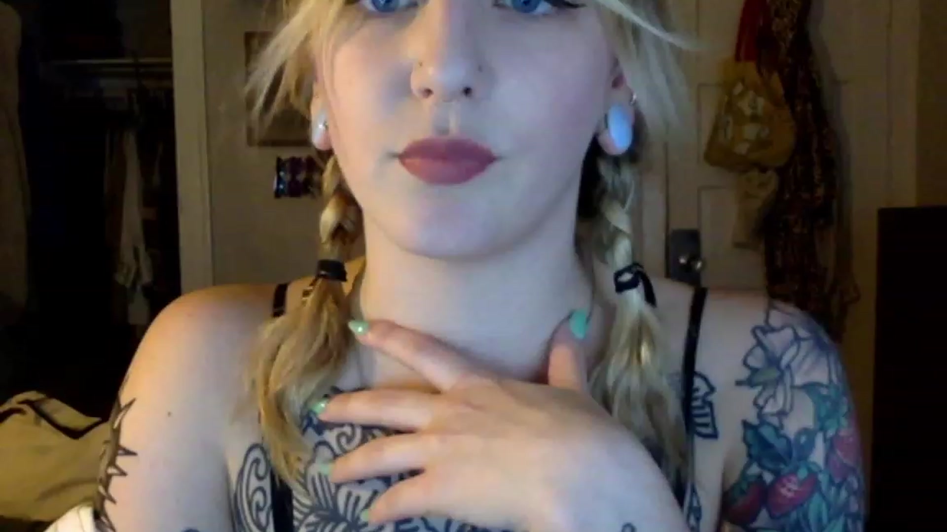 Gallery image thumbnail from Shy_sophia2's myfreecams stream on, 09/21/2023, 03:30 image 4 of 20