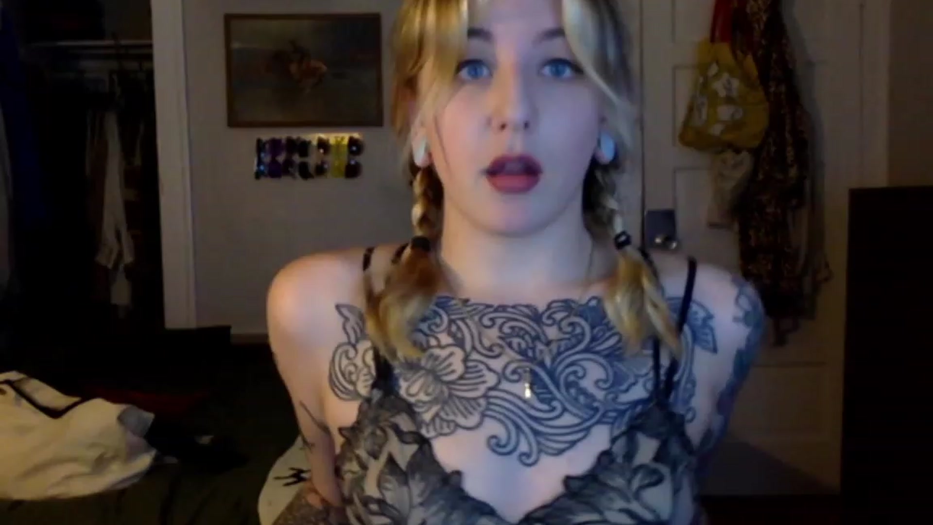 Gallery image thumbnail from Shy_sophia2's myfreecams stream on, 09/21/2023, 03:30 image 13 of 20