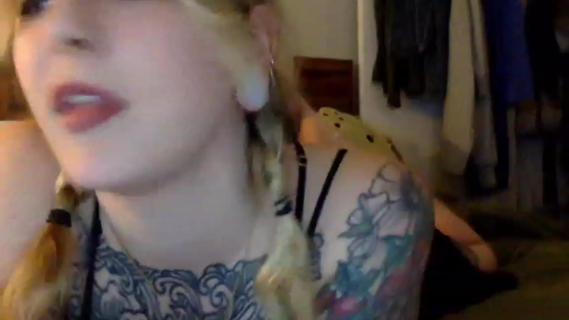 Gallery image thumbnail from Shy_sophia2's myfreecams stream on, 09/21/2023, 03:30 image 17 of 20