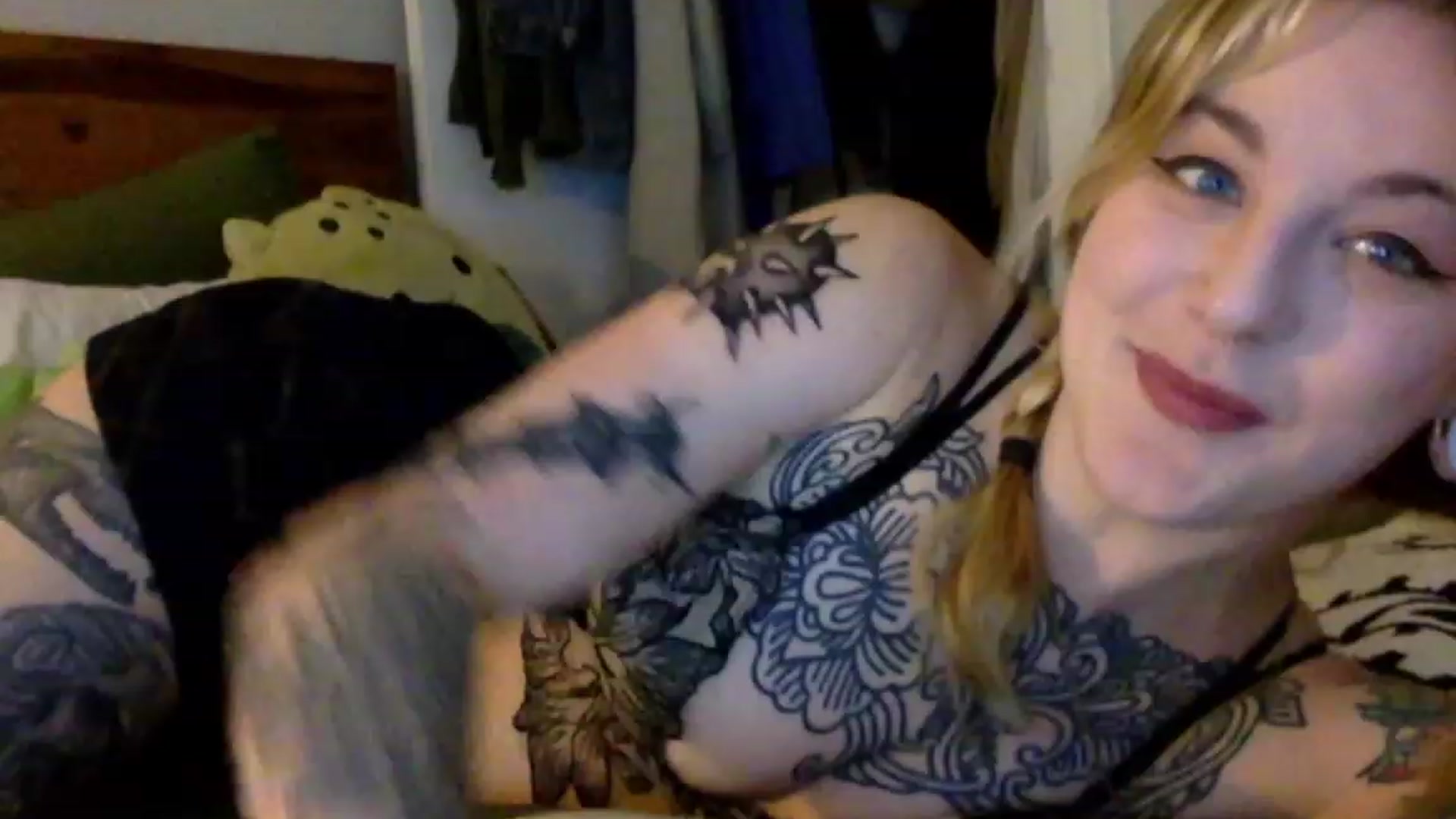 Gallery image thumbnail from Shy_sophia2's myfreecams stream on, 09/21/2023, 03:30 image 19 of 20