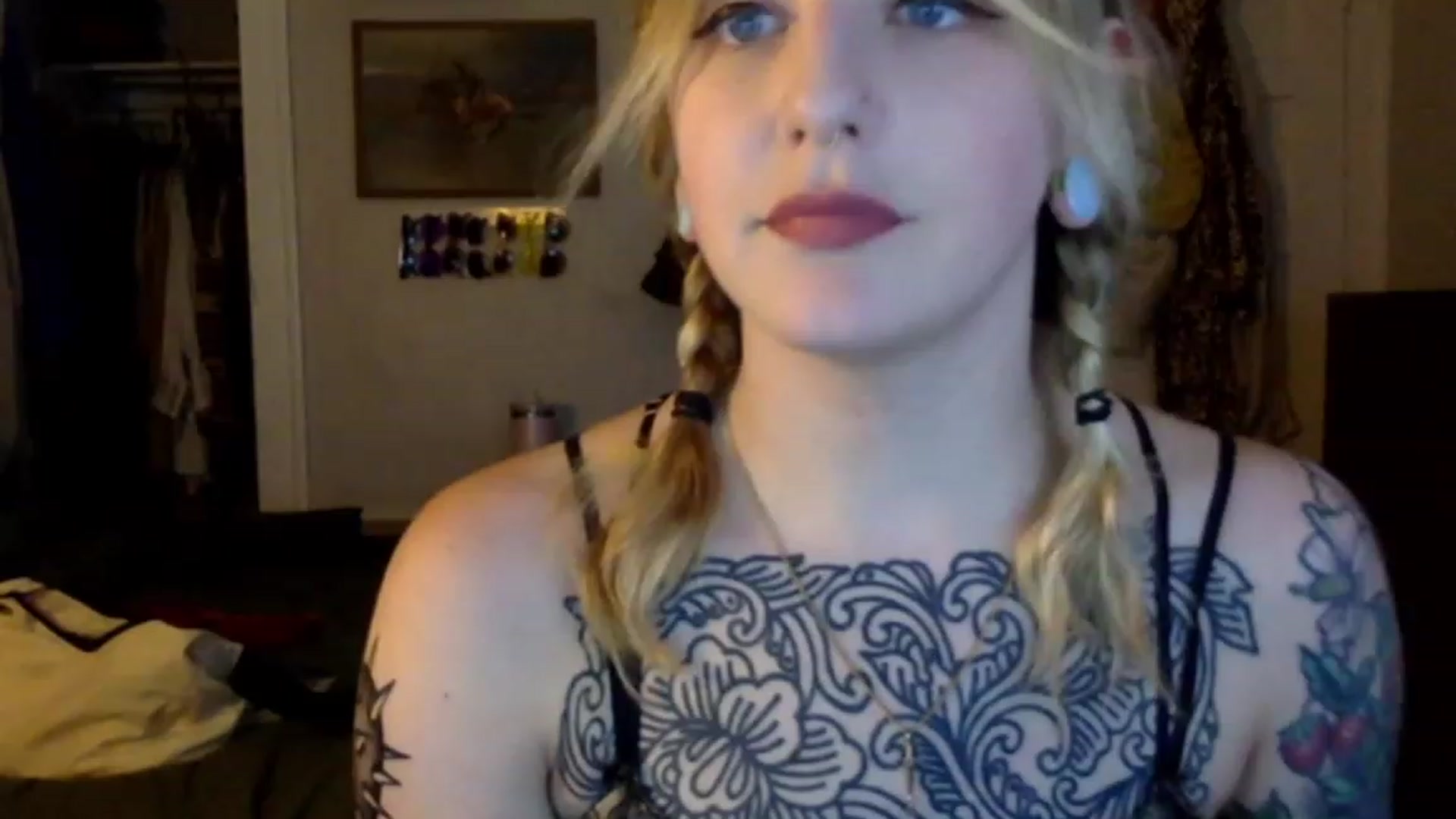 Gallery image thumbnail from Shy_sophia2's myfreecams stream on, 09/21/2023, 03:30 image 14 of 20