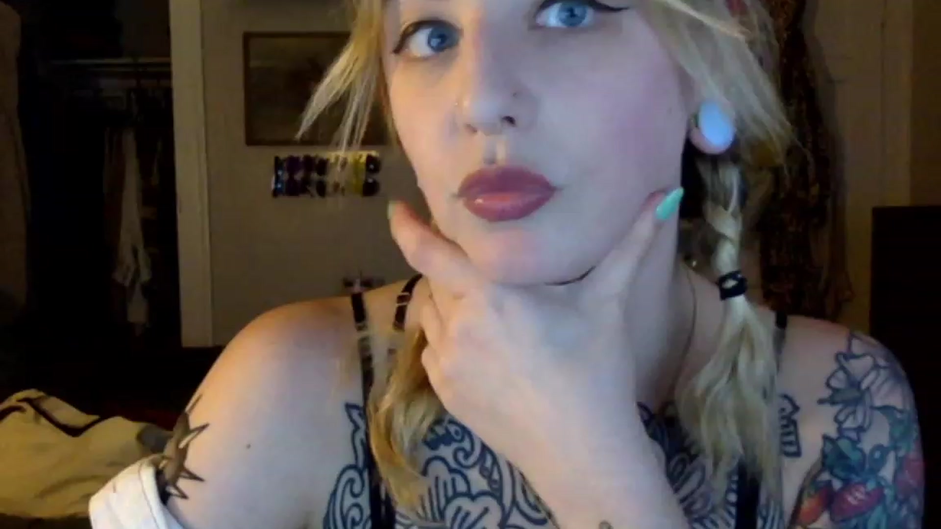 Gallery image thumbnail from Shy_sophia2's myfreecams stream on, 09/21/2023, 03:30 image 6 of 20