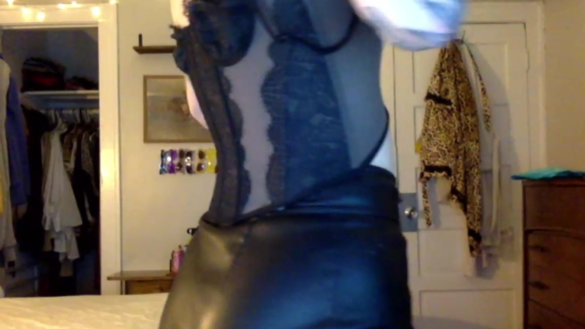 Gallery image thumbnail from Shy_sophia2's myfreecams stream on, 09/23/2023, 05:27 image 10 of 20