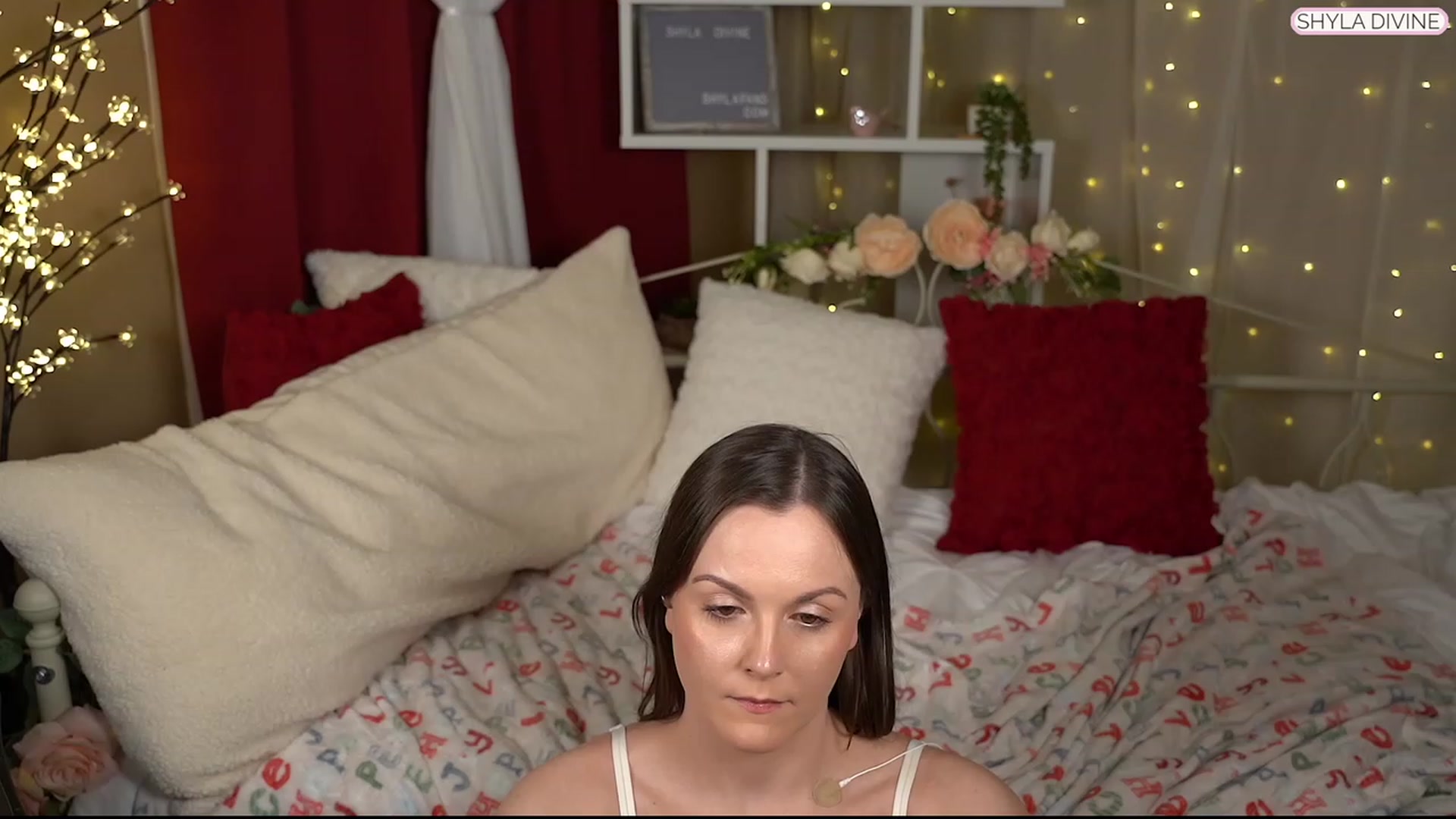 Gallery image thumbnail from ShylaDivine's myfreecams stream on, 03/07/2023, 01:00 image 6 of 20