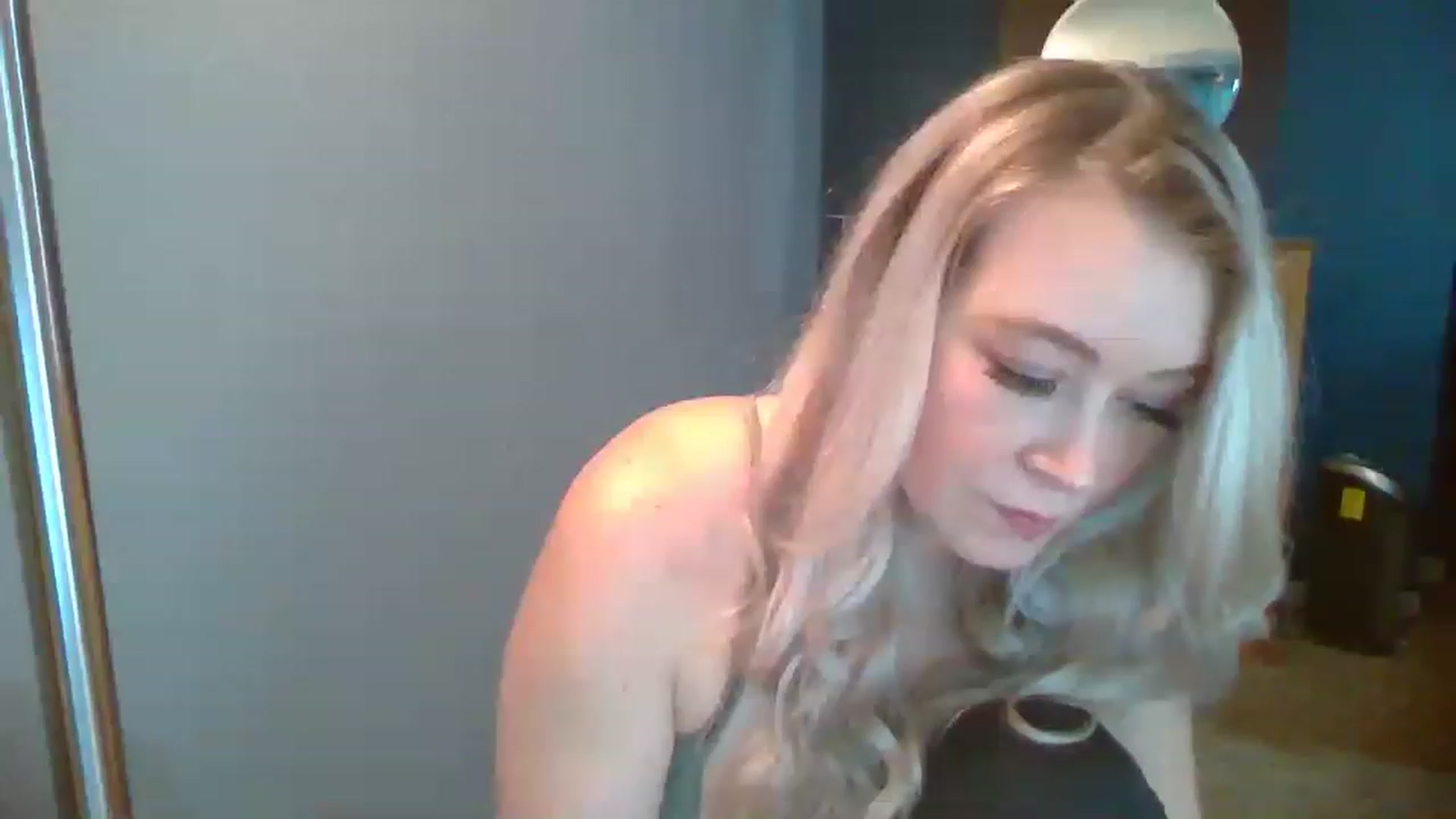 Gallery image thumbnail from ShylaMarie1's myfreecams stream on, 11/30/2022, 21:37 image 11 of 20