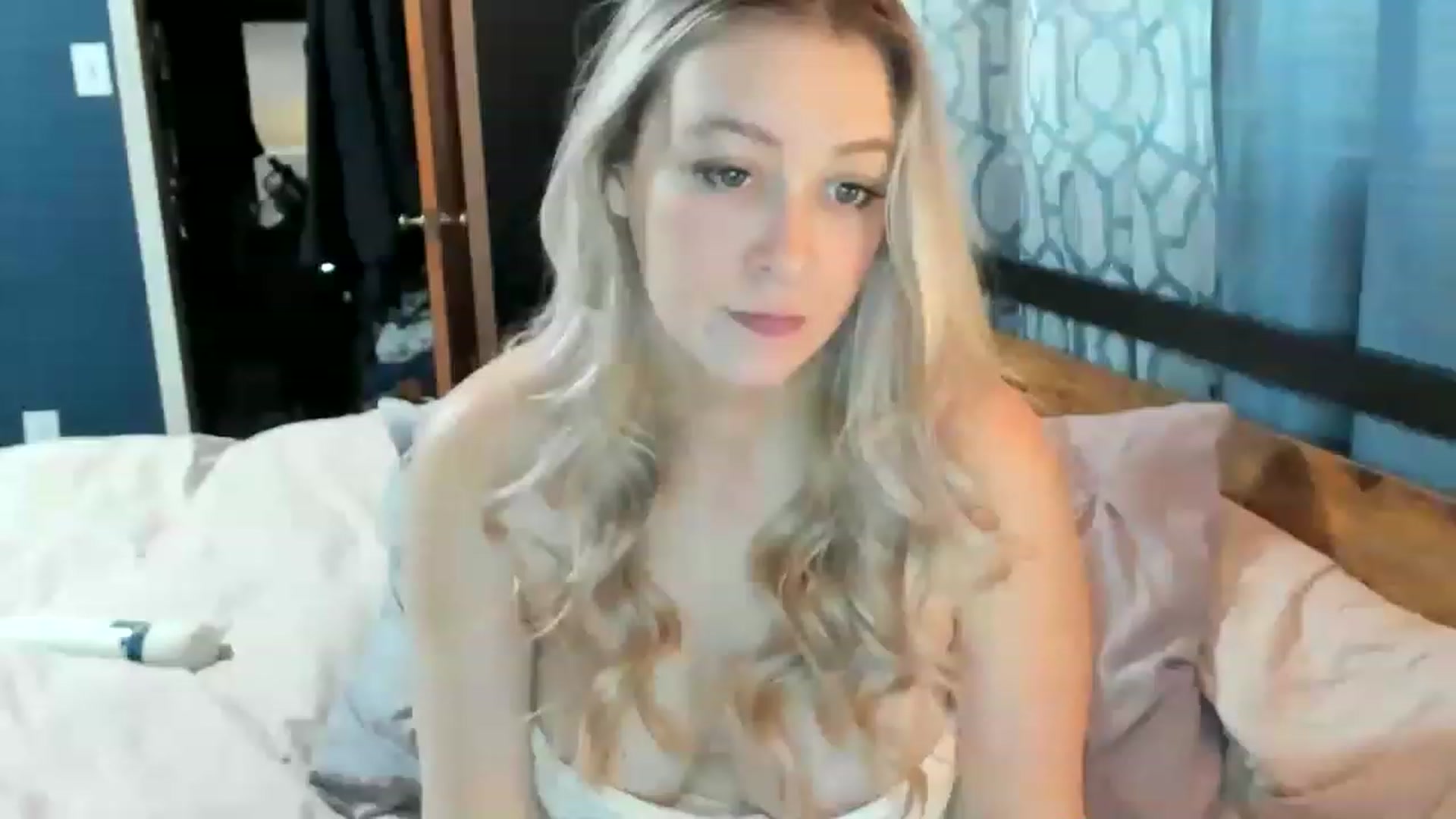 Gallery image thumbnail from ShylaMarie1's myfreecams stream on, 01/13/2023, 22:15 image 14 of 20