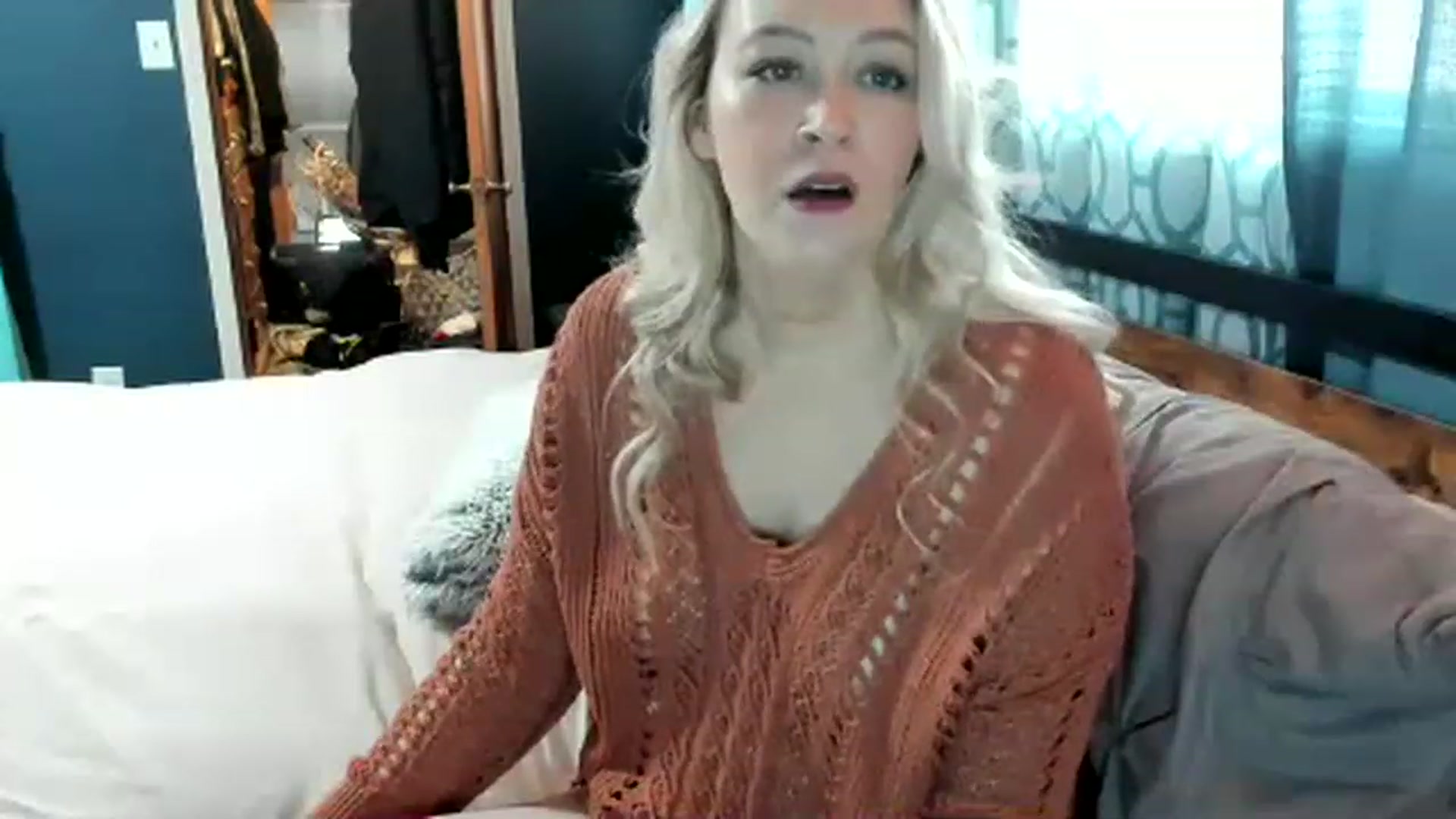 Gallery image thumbnail from ShylaMarie1's myfreecams stream on, 01/15/2023, 18:35 image 13 of 20