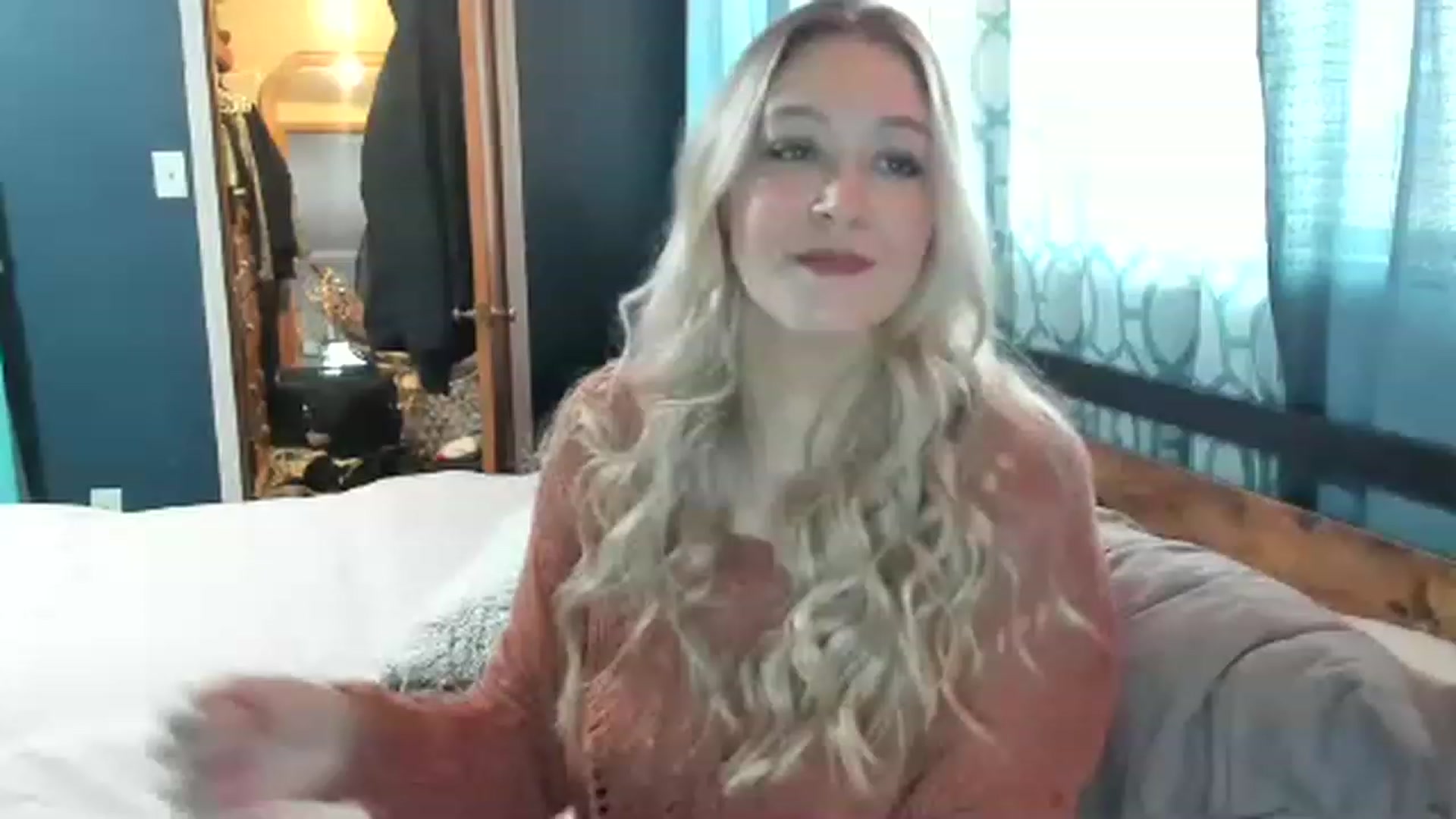 Gallery image thumbnail from ShylaMarie1's myfreecams stream on, 01/15/2023, 18:35 image 7 of 20