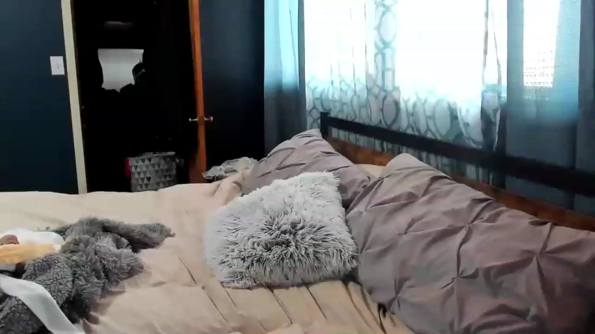 Gallery image thumbnail from ShylaMarie1's myfreecams stream on, 01/20/2023, 18:38 image 15 of 20