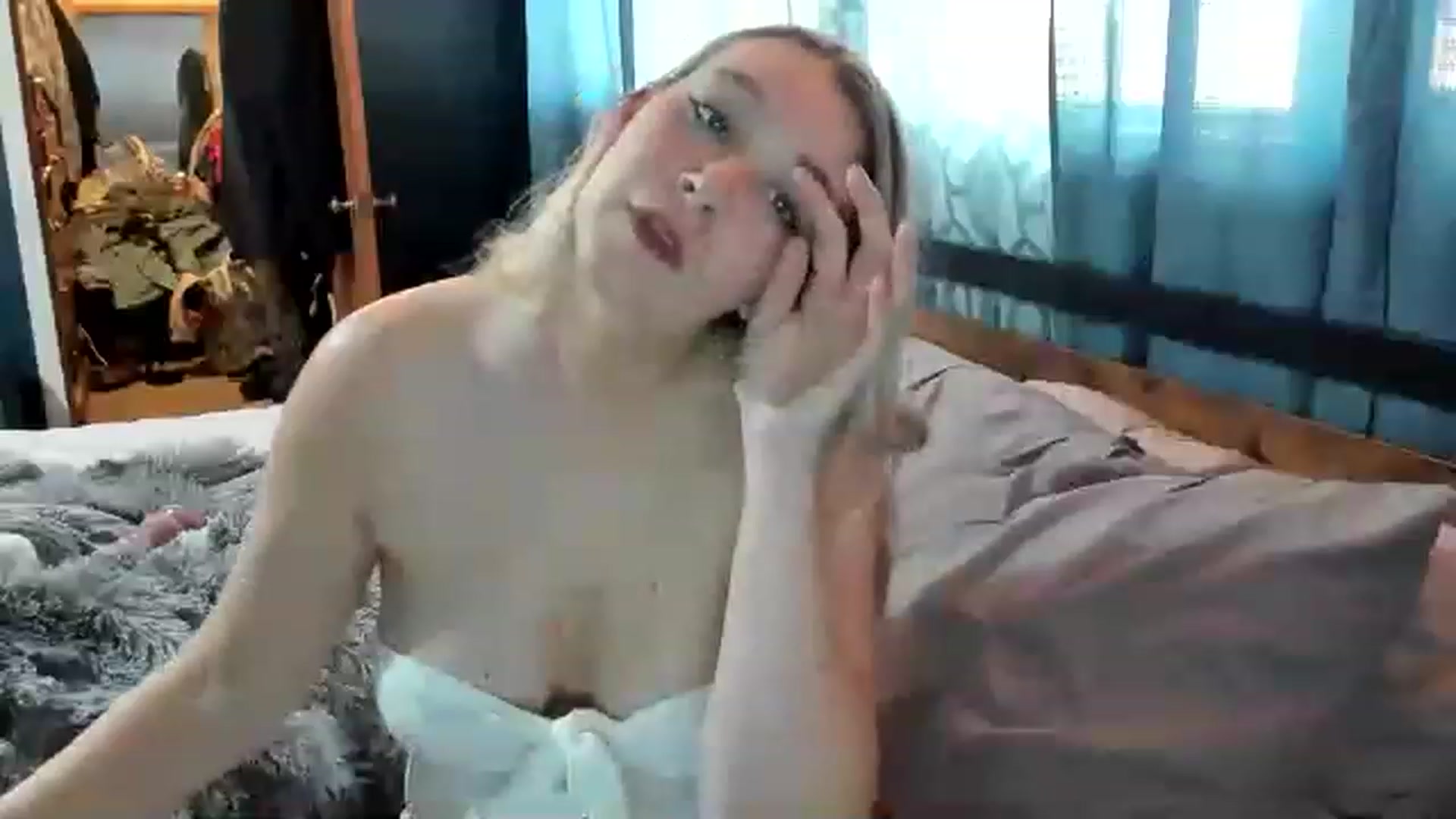 Gallery image thumbnail from ShylaMarie1's myfreecams stream on, 01/26/2023, 16:57 image 12 of 20
