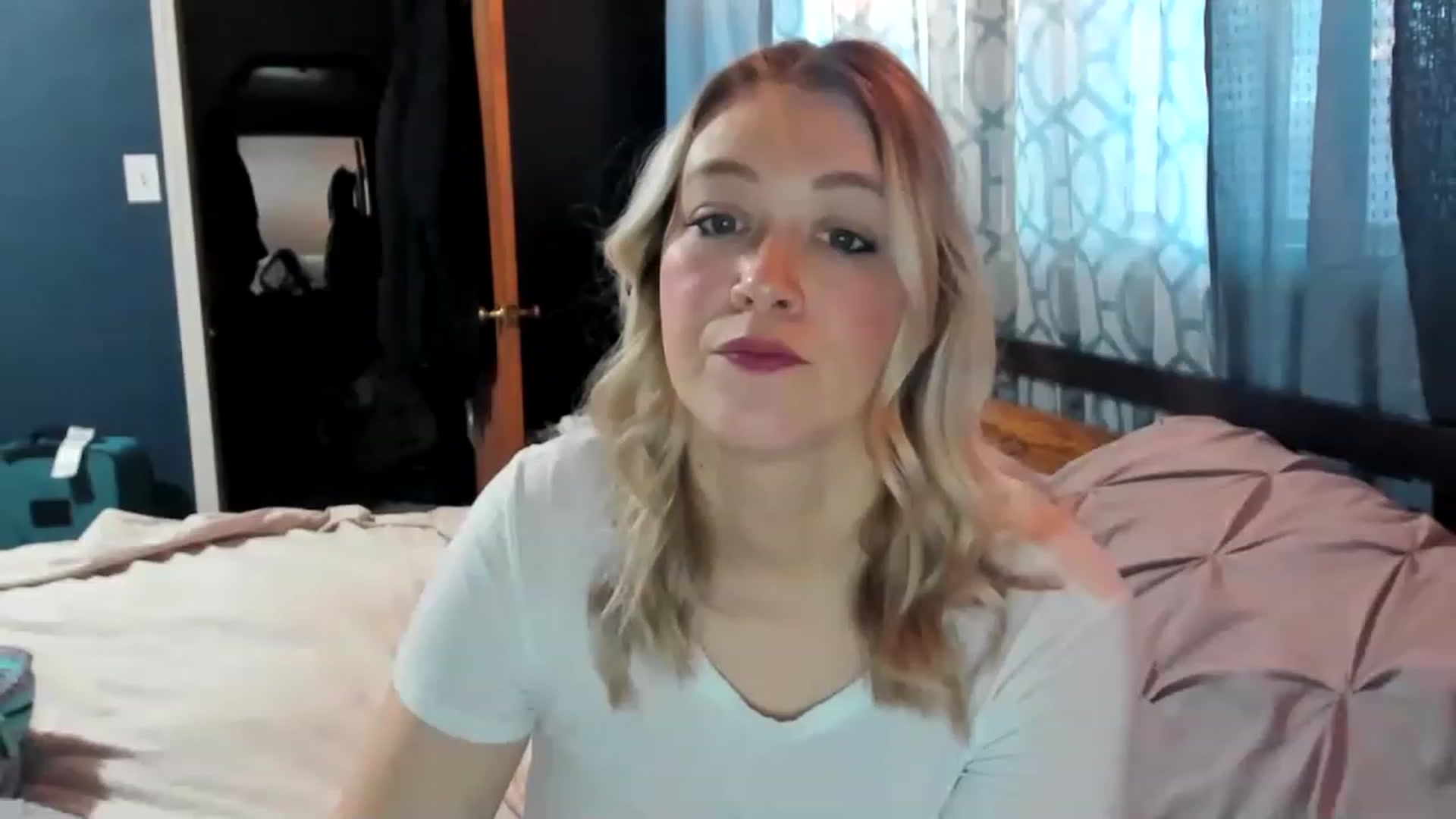 Gallery image thumbnail from ShylaMarie1's myfreecams stream on, 01/27/2023, 16:13 image 9 of 20