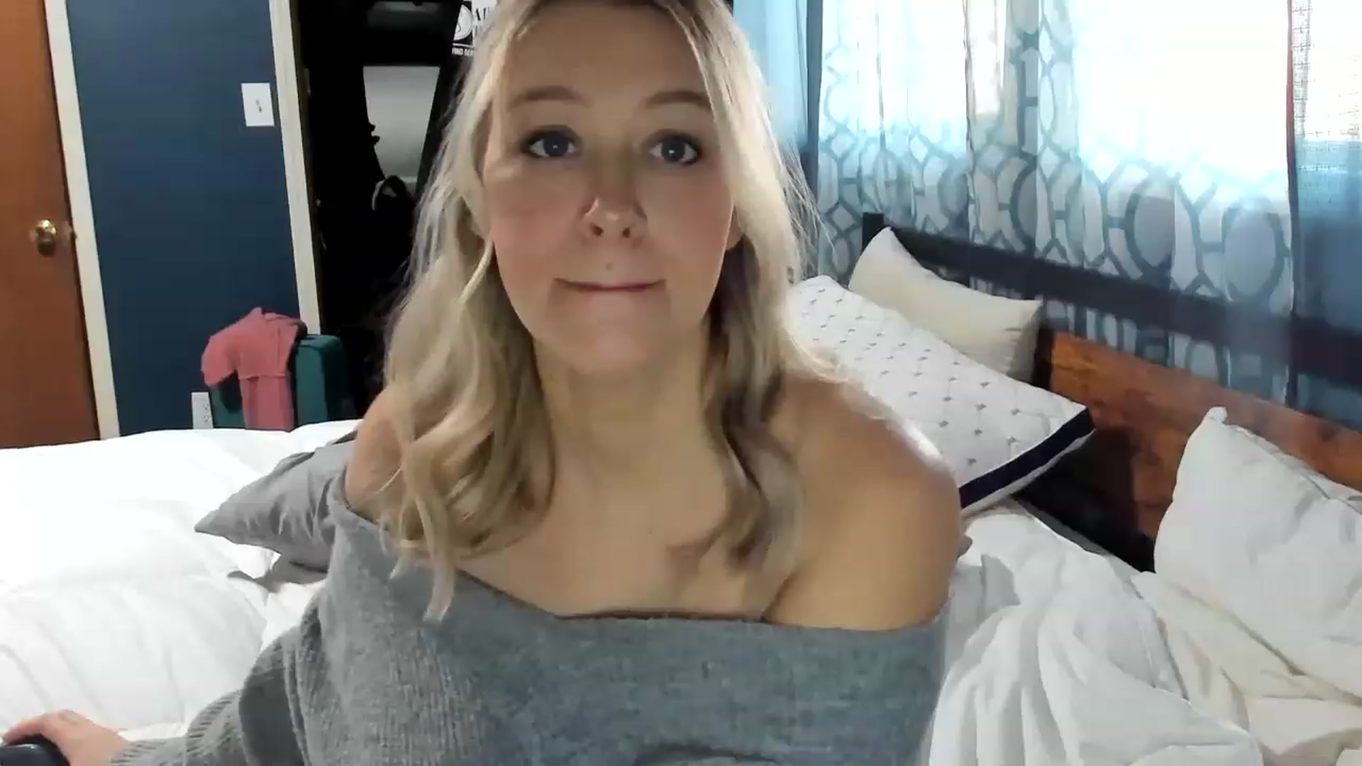 Gallery image thumbnail from ShylaMarie1's myfreecams stream on, 01/31/2023, 17:11 image 12 of 20