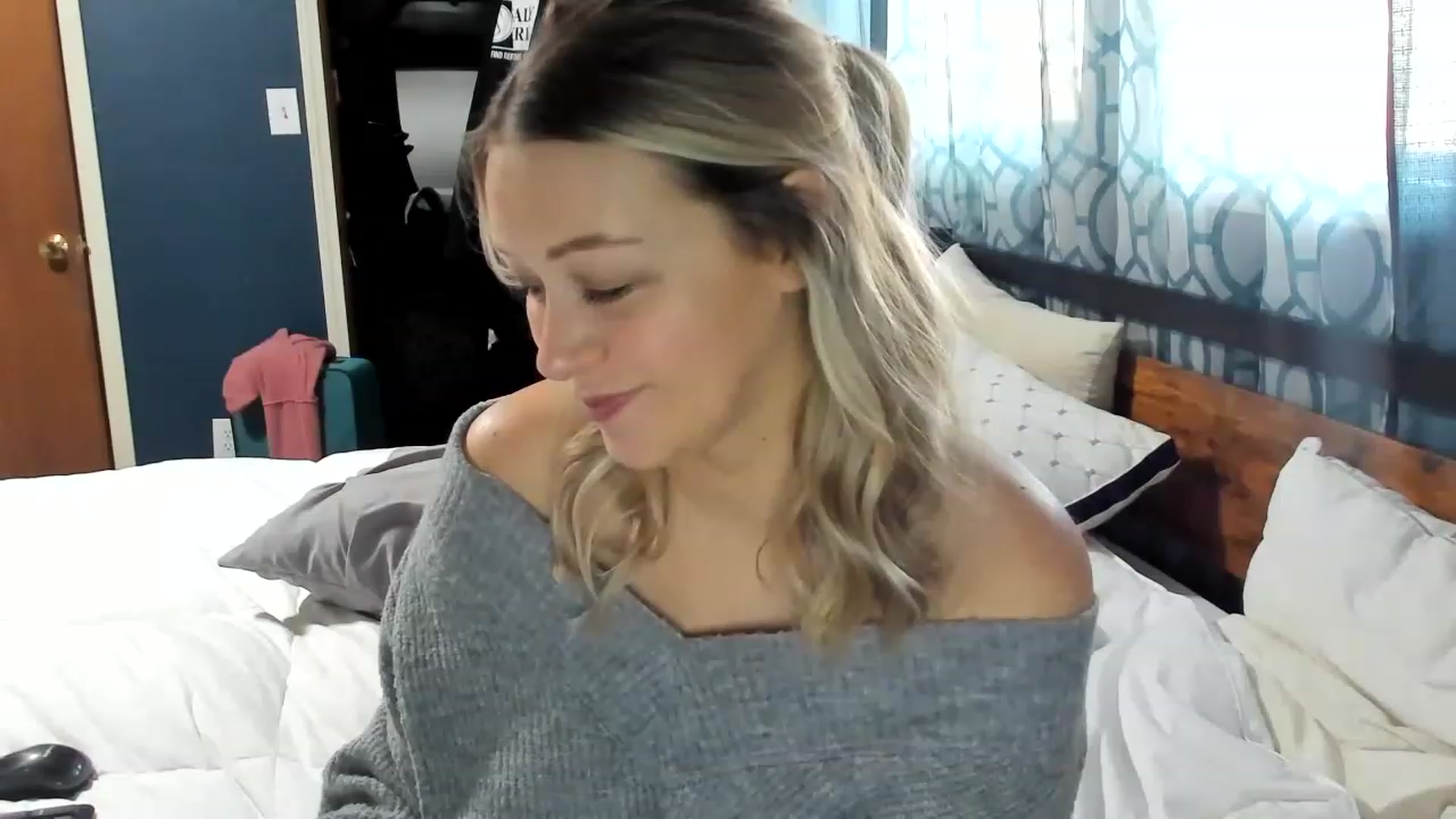 Gallery image thumbnail from ShylaMarie1's myfreecams stream on, 01/31/2023, 17:11 image 9 of 20