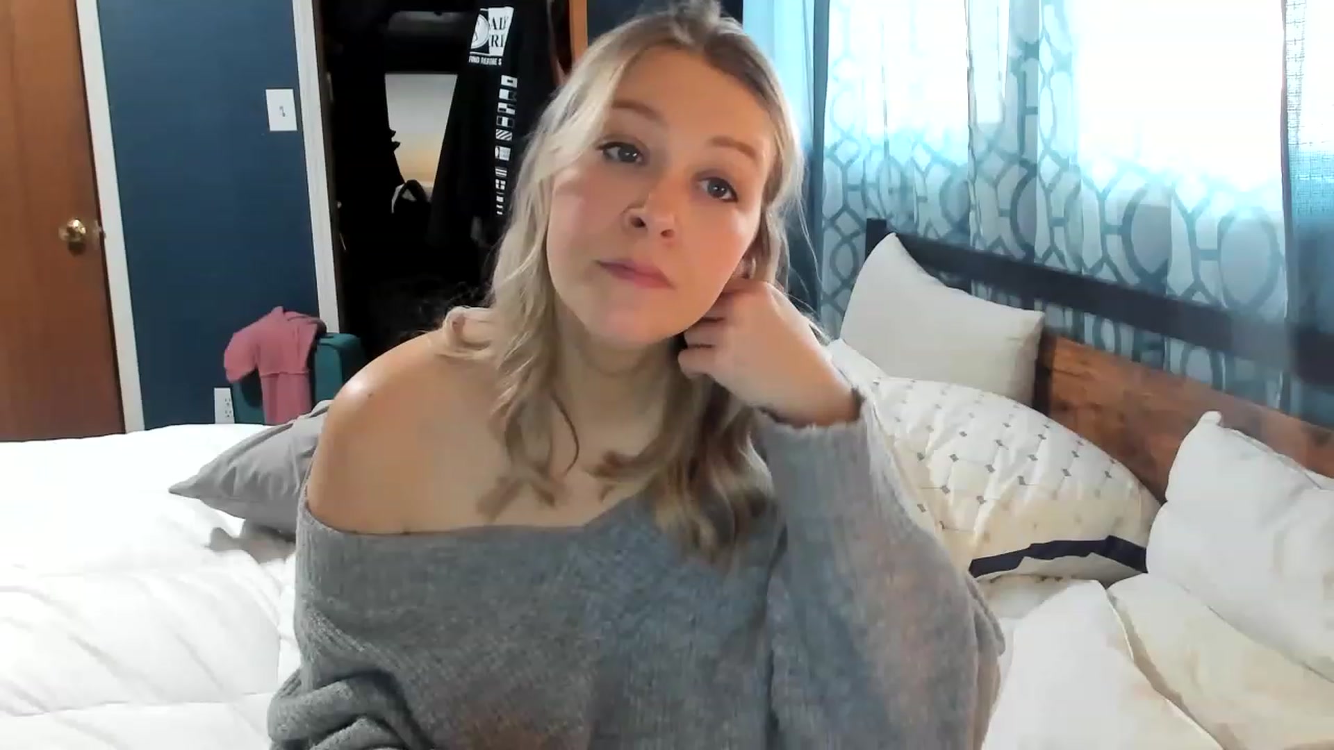 Gallery image thumbnail from ShylaMarie1's myfreecams stream on, 01/31/2023, 17:55 image 7 of 20
