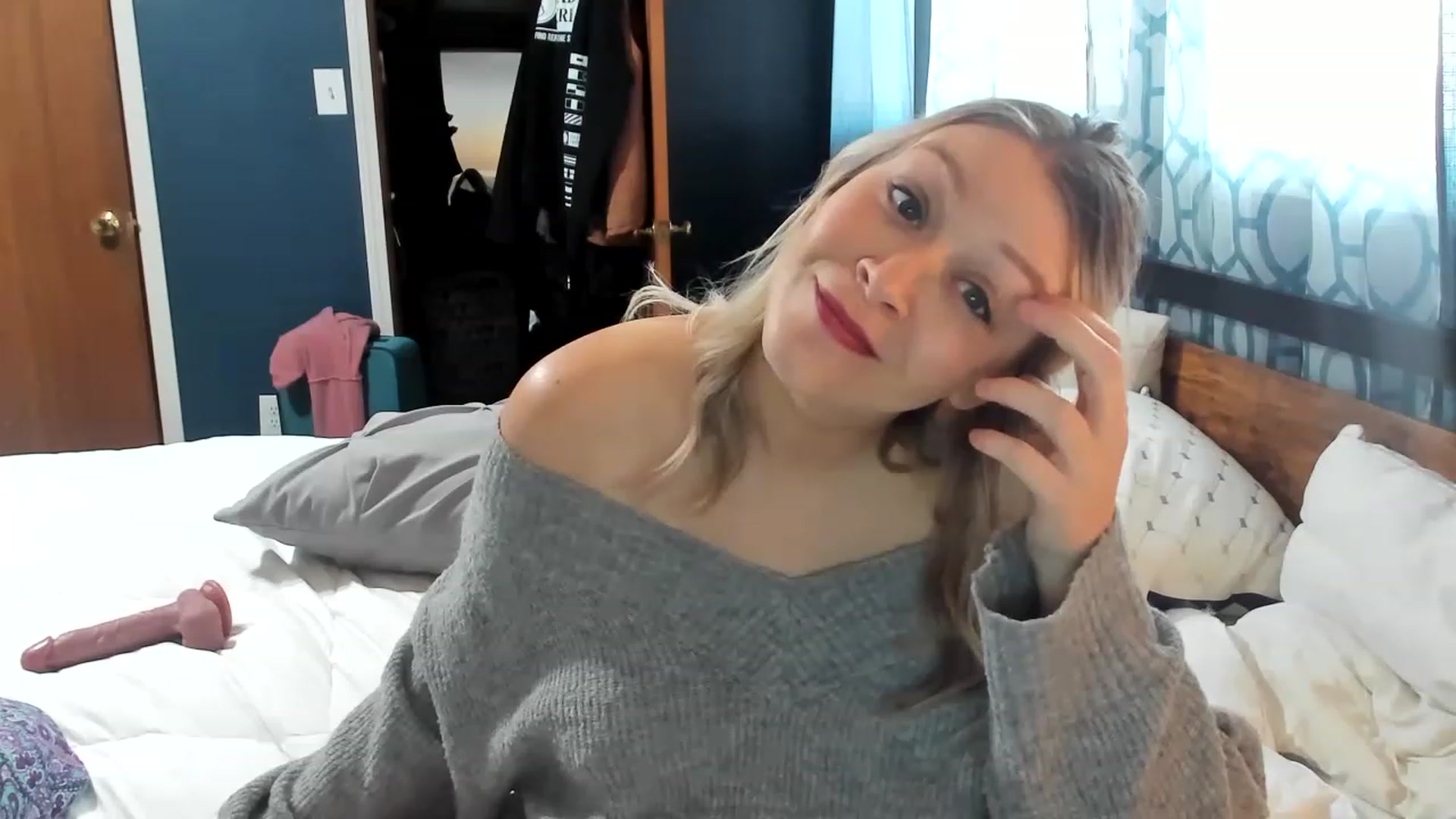 Gallery image thumbnail from ShylaMarie1's myfreecams stream on, 01/31/2023, 19:17 image 12 of 20