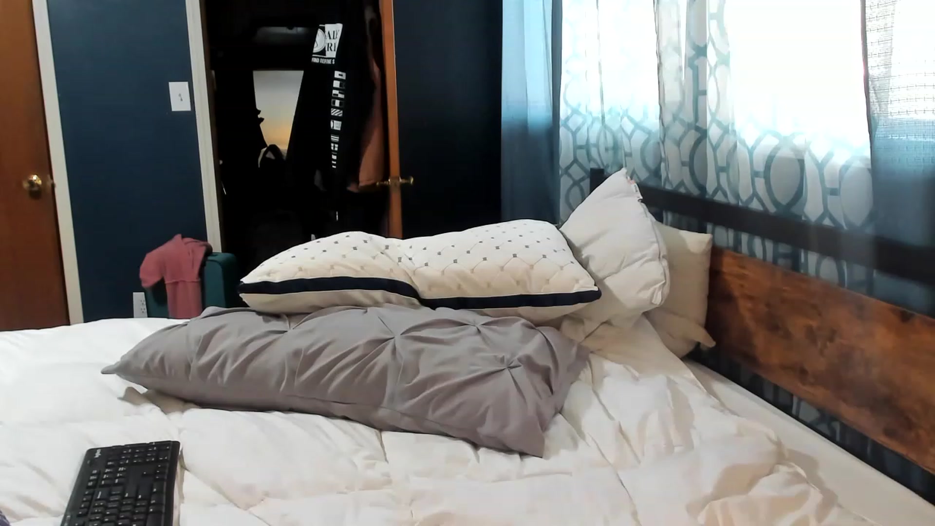 Gallery image thumbnail from ShylaMarie1's myfreecams stream on, 01/31/2023, 20:13 image 13 of 20